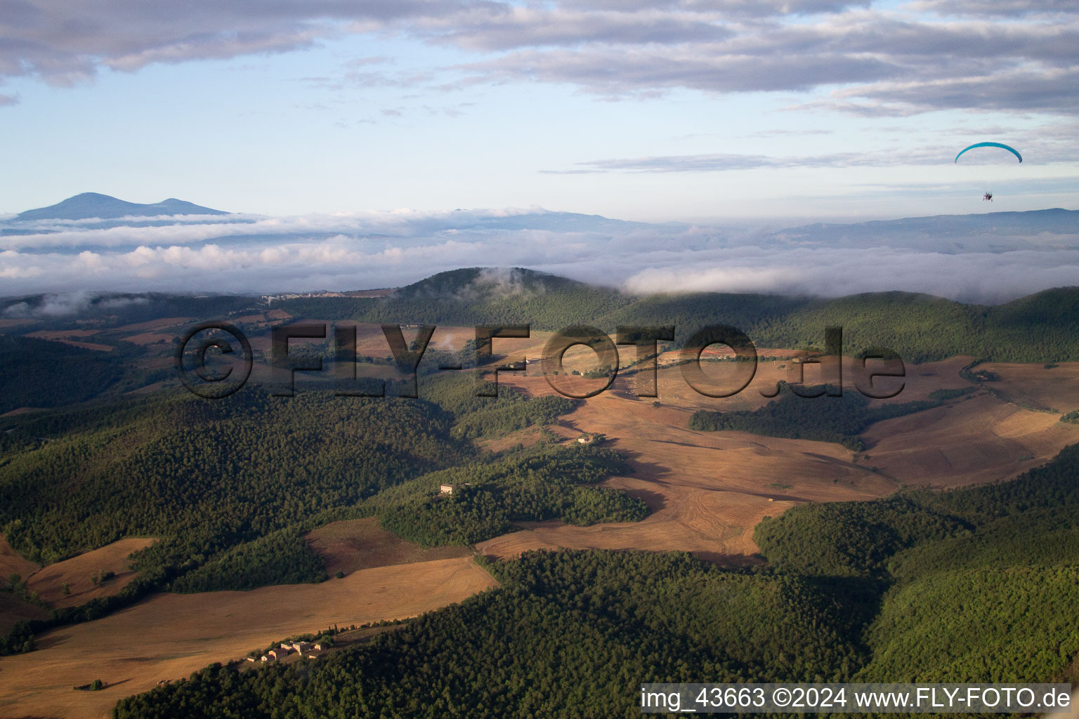 Sinalunga dans le département Siena, Italie hors des airs