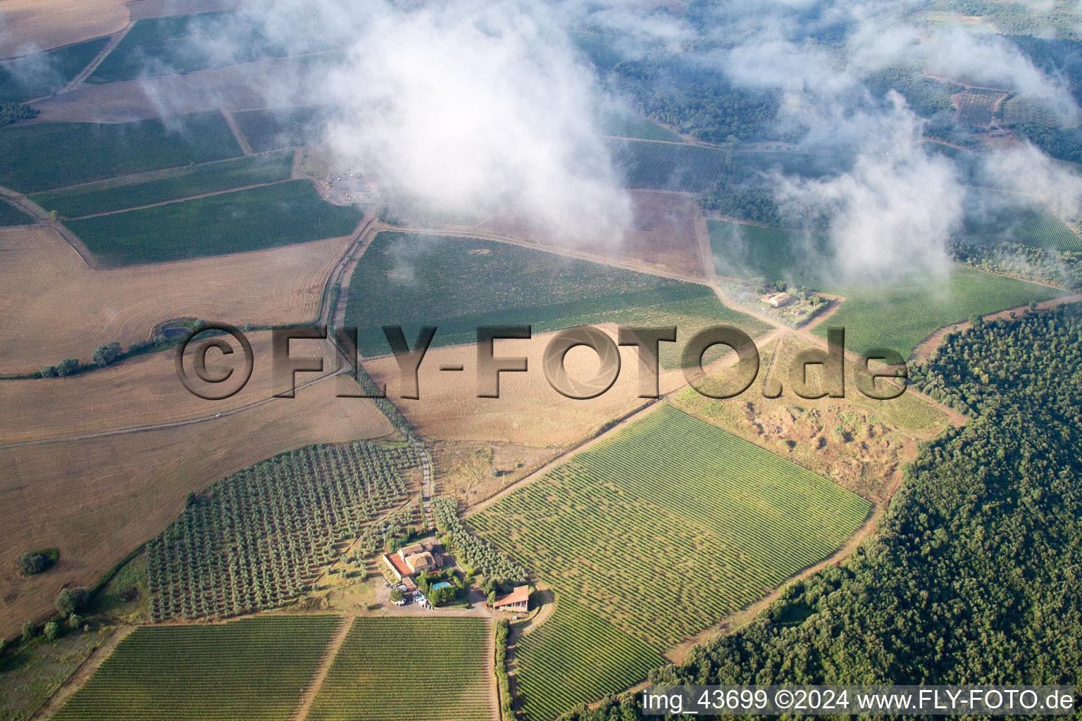 Vue aérienne de Castelgiocondo dans le département Toscane, Italie