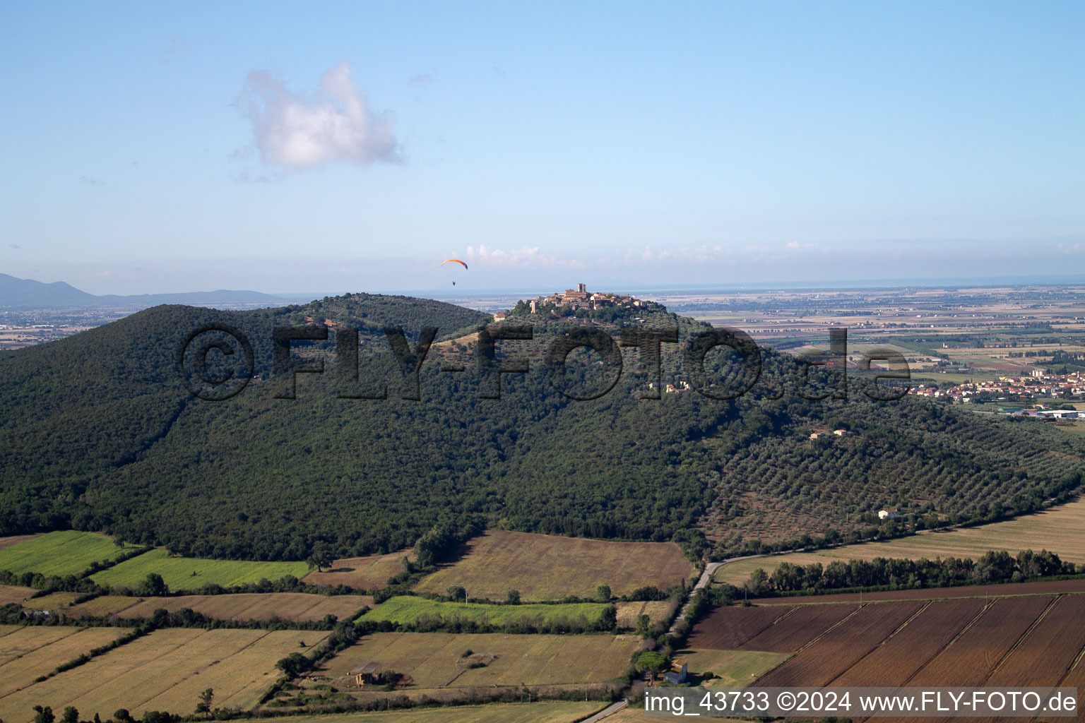 Vue aérienne de Le Versegge dans le département Toscane, Italie