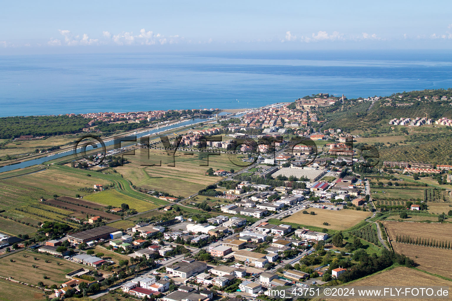 Vue aérienne de Castiglione della Pescaia dans le département Toscane, Italie