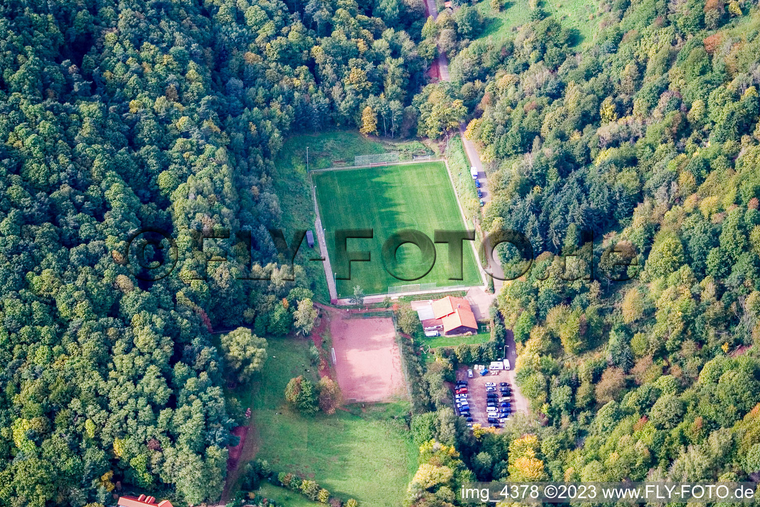 Vue aérienne de Terrain de sport à Eschbach dans le département Rhénanie-Palatinat, Allemagne