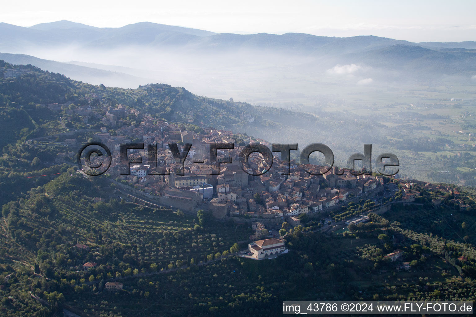 Vue aérienne de Cortona dans le département Arezzo, Italie