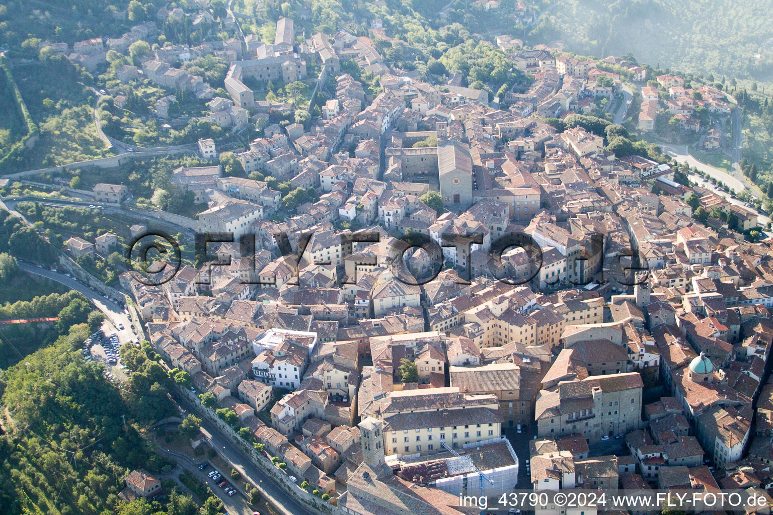 Photographie aérienne de Cortona dans le département Arezzo, Italie