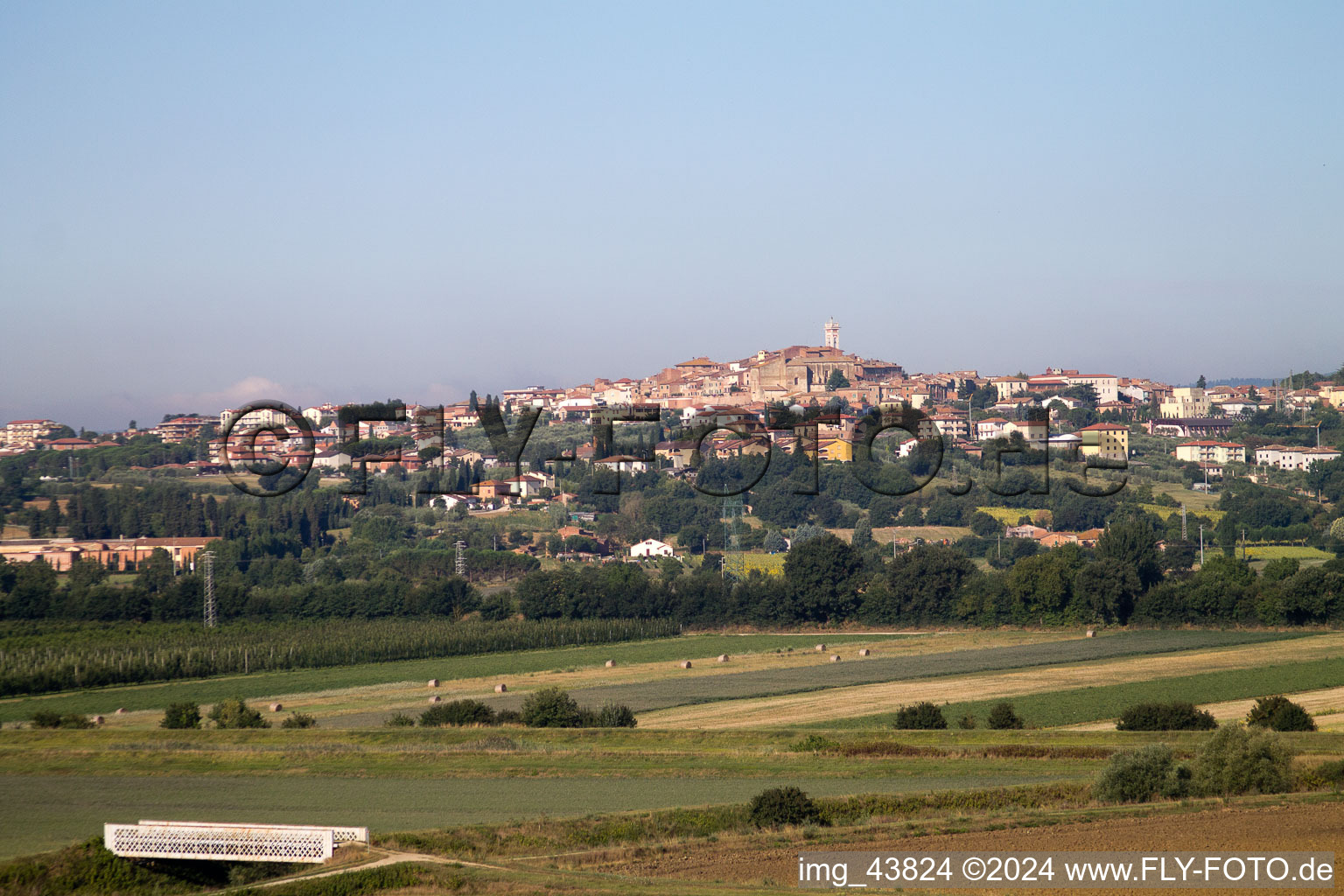 Vue aérienne de Sant’Anastasio dans le département Toscane, Italie