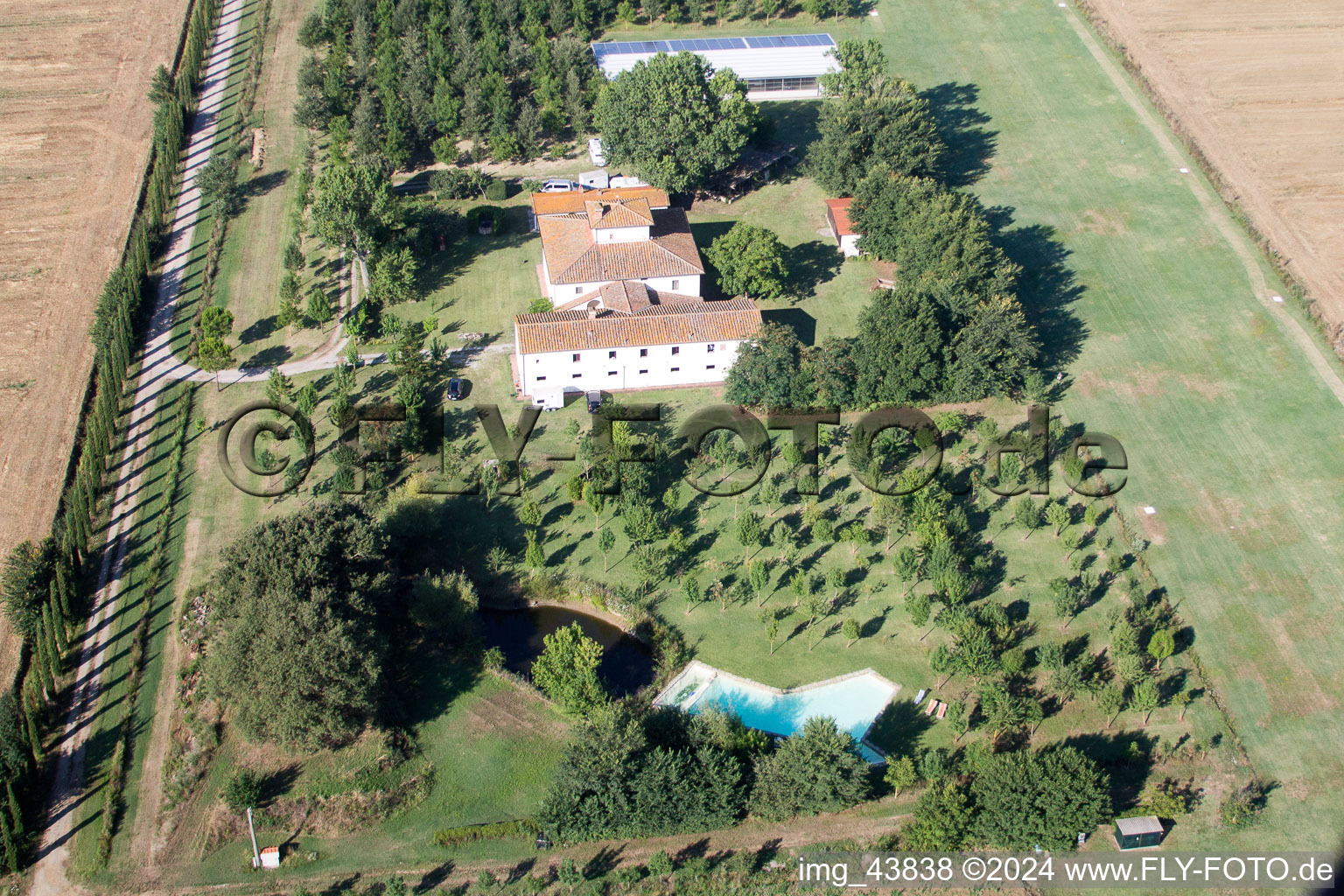 Vue d'oiseau de Castroncello dans le département Toscane, Italie