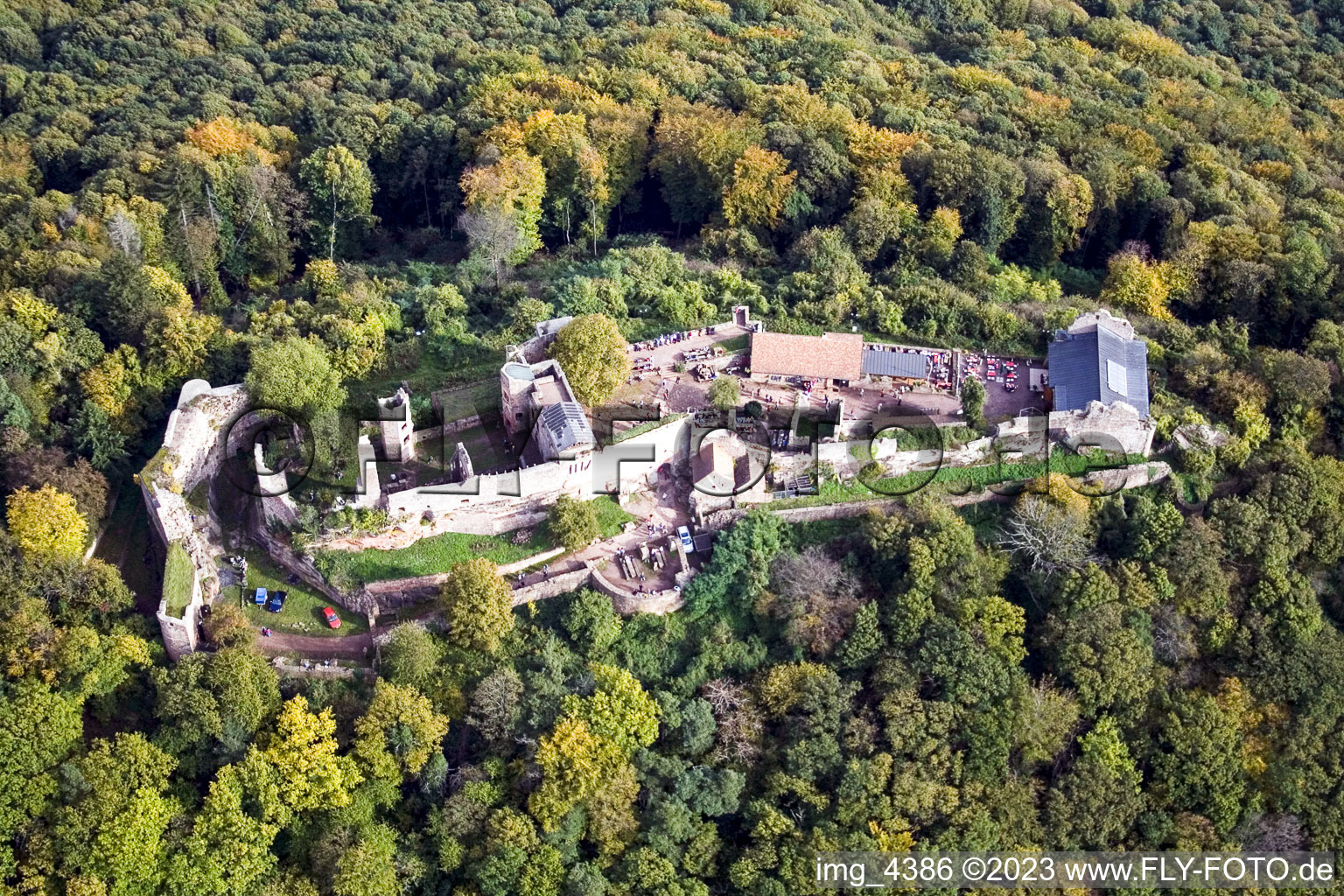 Vue oblique de Madenbourg à Eschbach dans le département Rhénanie-Palatinat, Allemagne