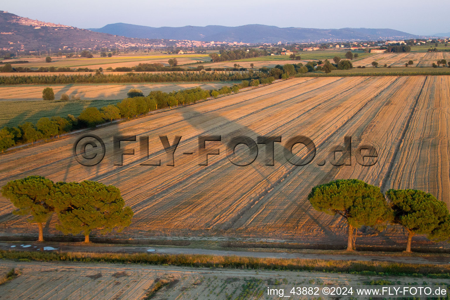 Castroncello dans le département Toscane, Italie du point de vue du drone