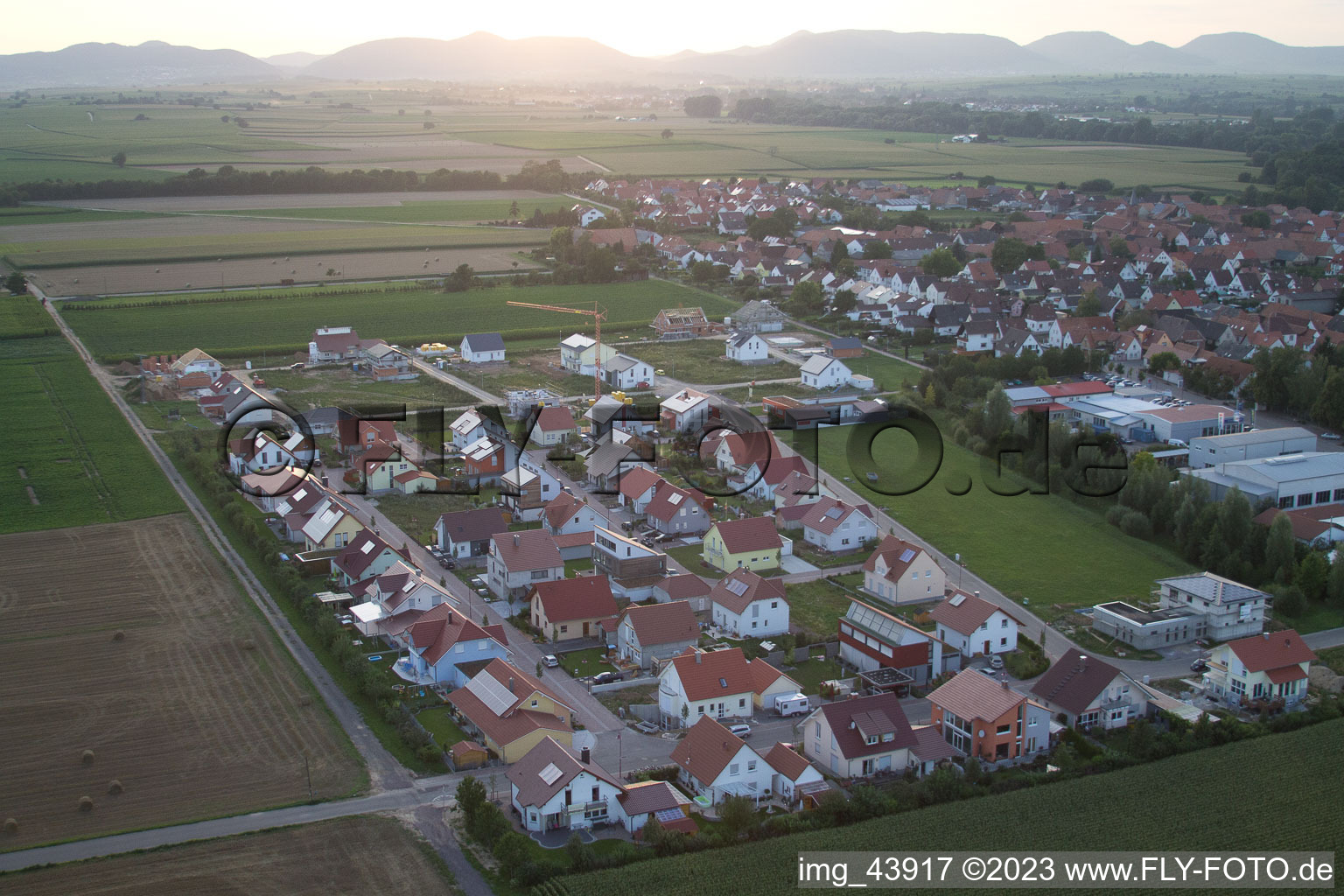 Nouvelle zone de développement Brotäcker à Steinweiler dans le département Rhénanie-Palatinat, Allemagne vu d'un drone