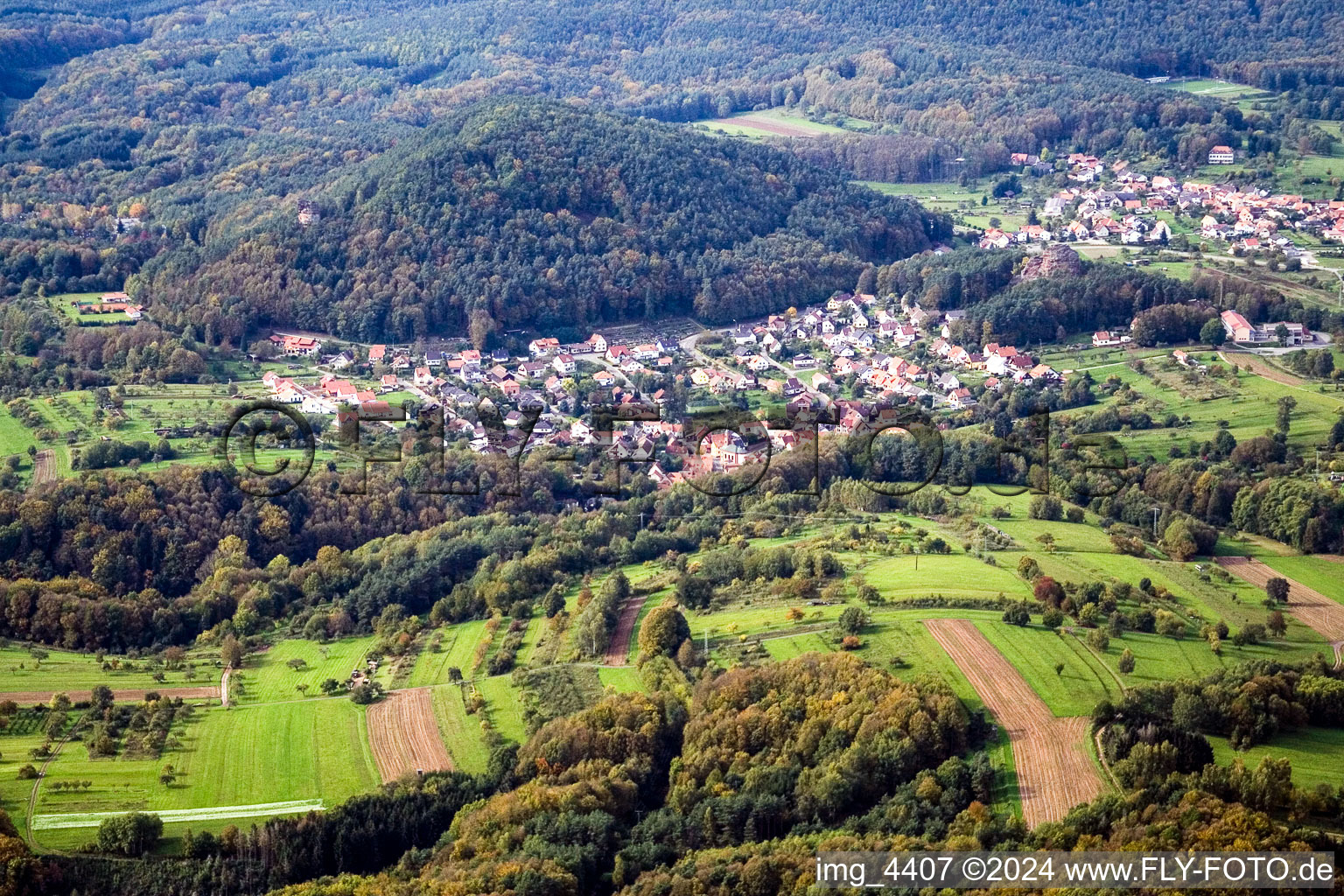 Quartier Stein in Gossersweiler-Stein dans le département Rhénanie-Palatinat, Allemagne hors des airs