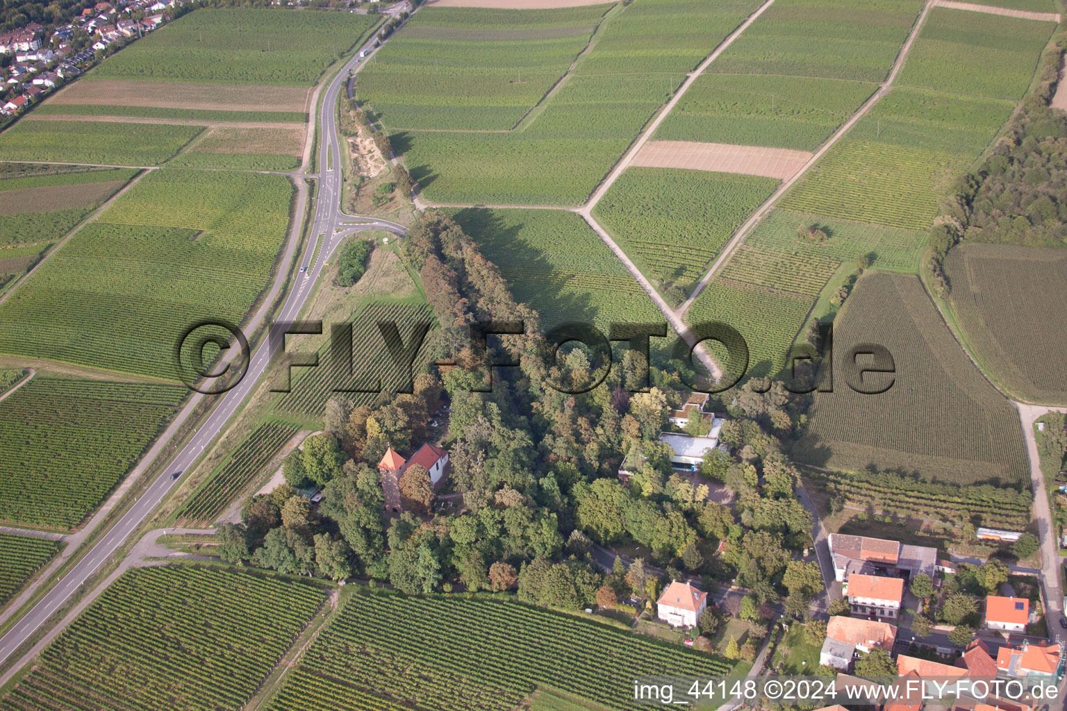 Vue oblique de Chapelle à le quartier Wollmesheim in Landau in der Pfalz dans le département Rhénanie-Palatinat, Allemagne