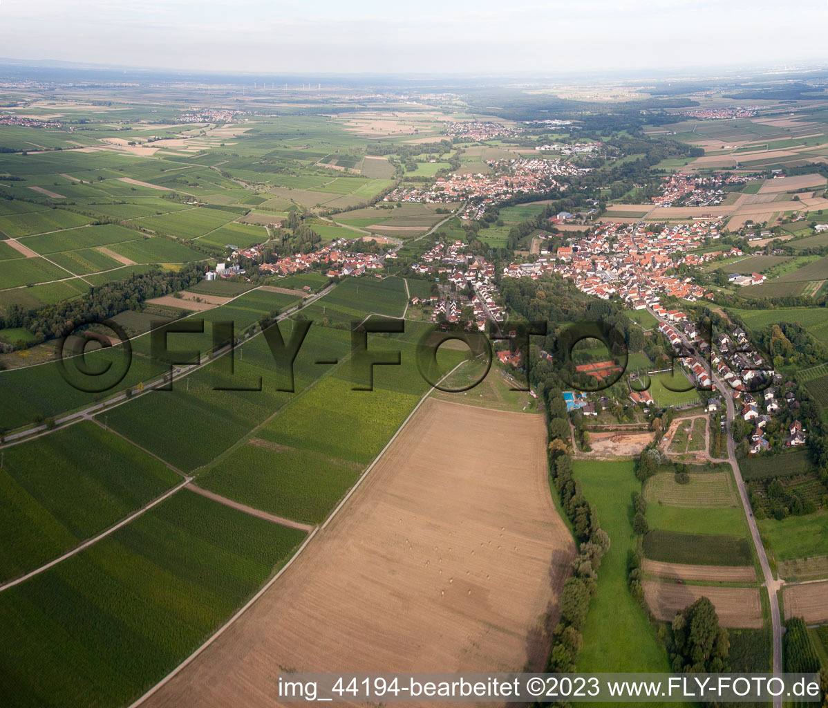 Quartier Klingen in Heuchelheim-Klingen dans le département Rhénanie-Palatinat, Allemagne d'un drone