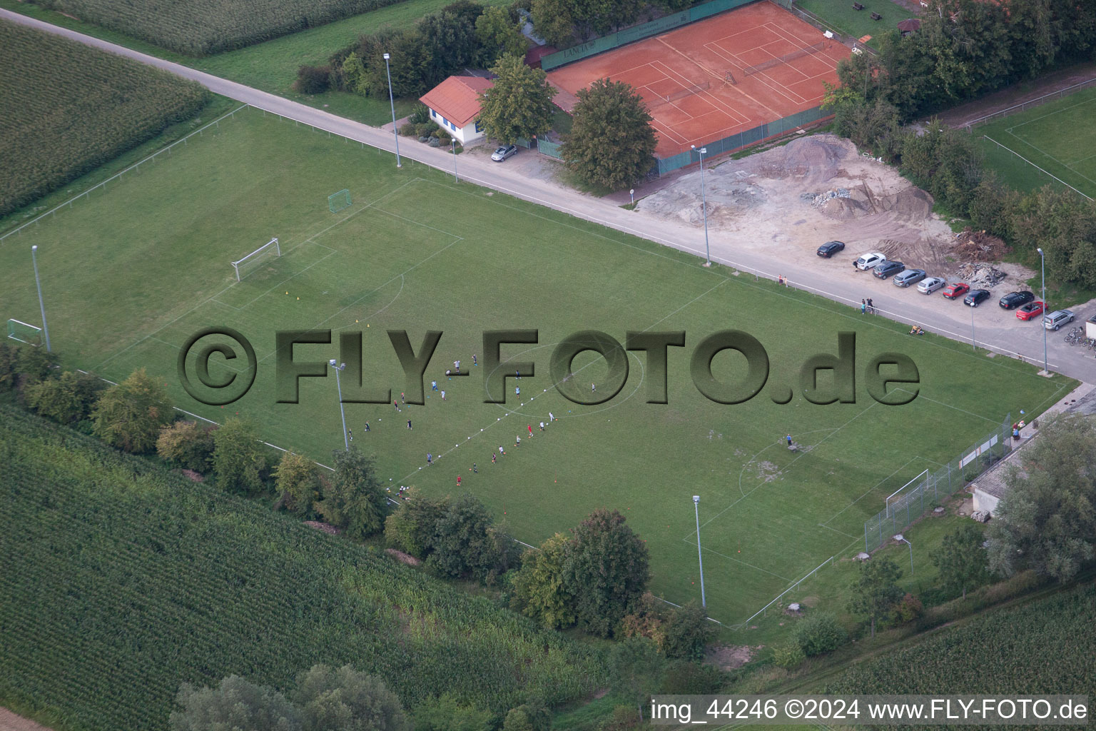 Minfeld dans le département Rhénanie-Palatinat, Allemagne vu d'un drone