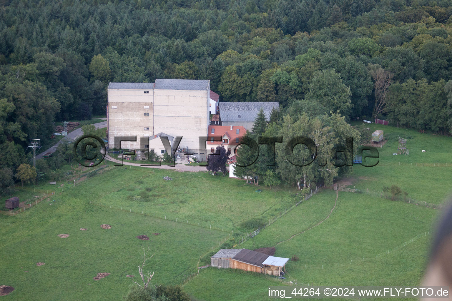 Photographie aérienne de Minfeld dans le département Rhénanie-Palatinat, Allemagne