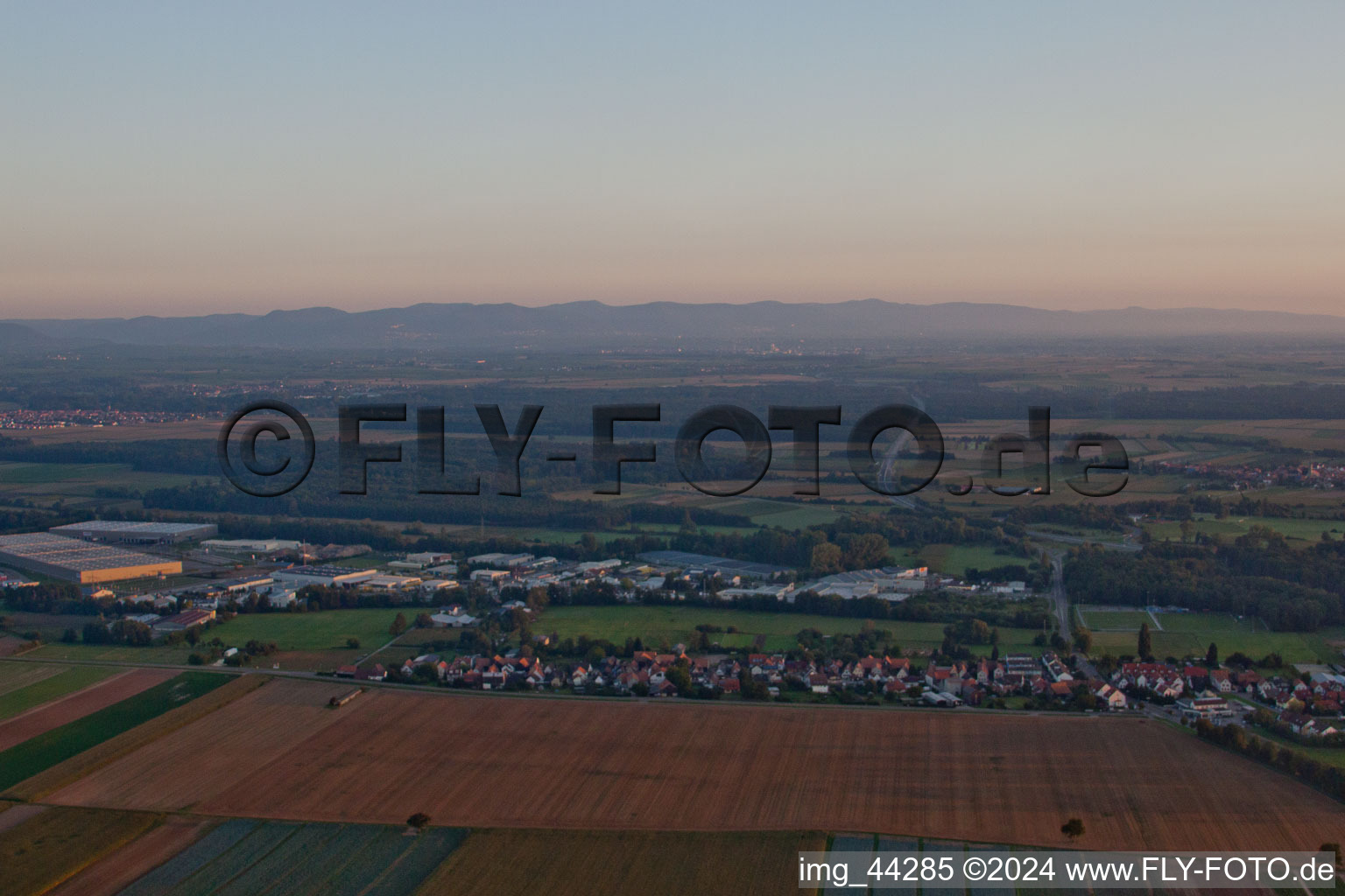 Quartier Minderslachen in Kandel dans le département Rhénanie-Palatinat, Allemagne depuis l'avion