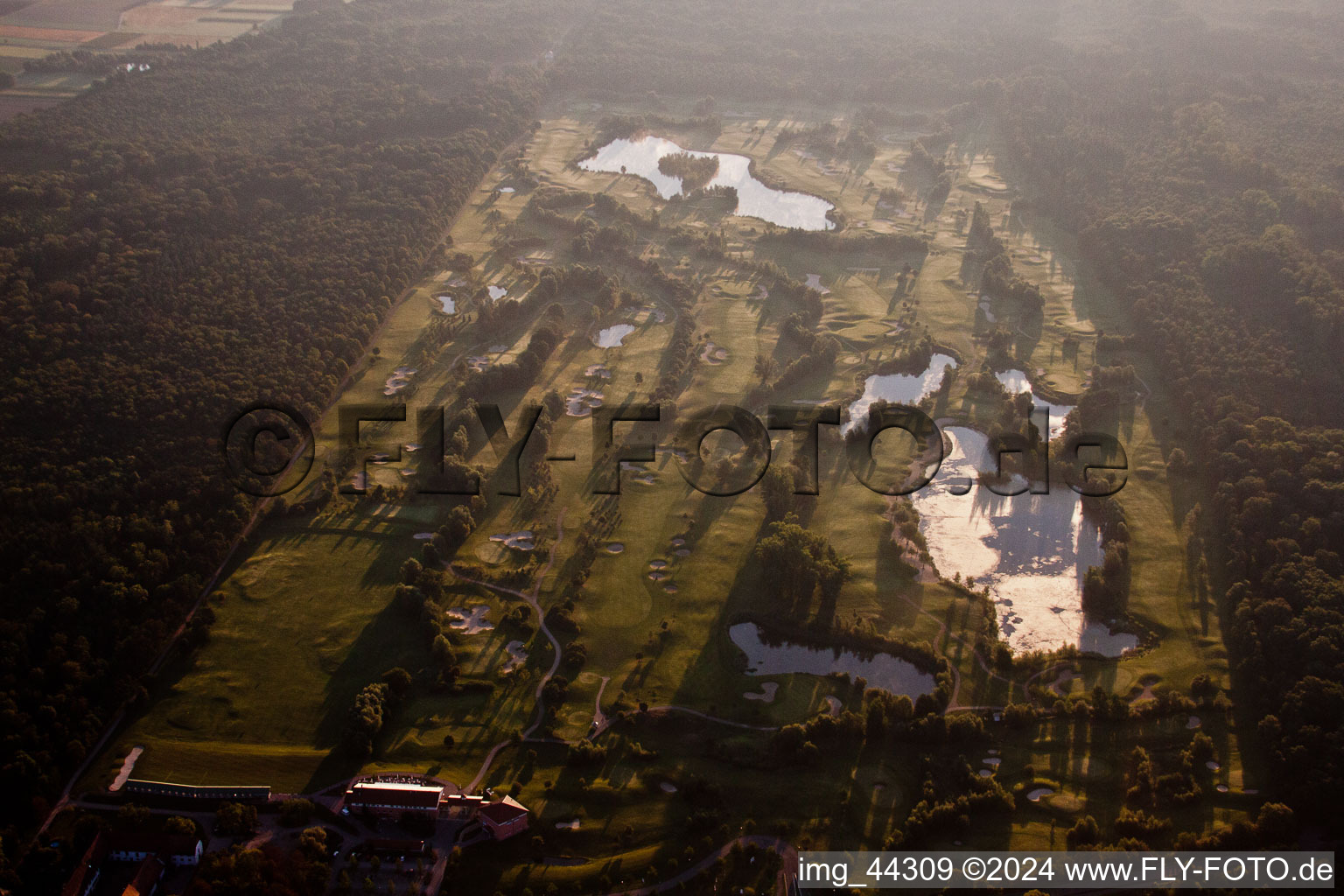 Golfclub Dreihof à Essingen dans le département Rhénanie-Palatinat, Allemagne hors des airs