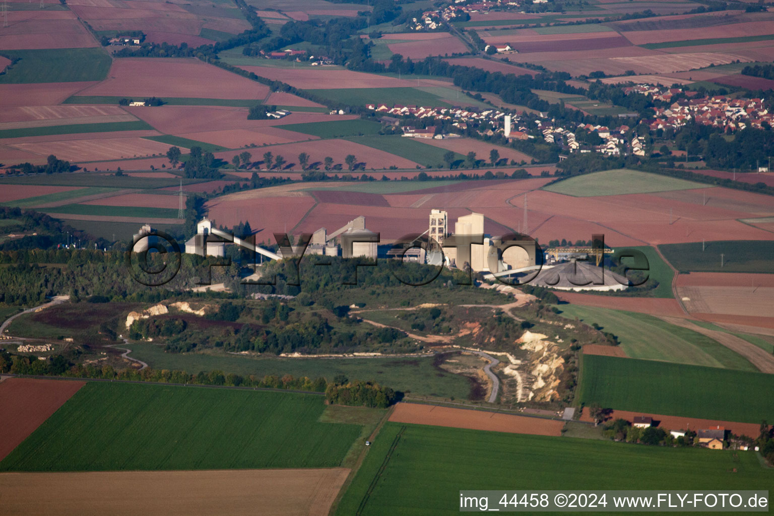 Vue aérienne de Rüssingen dans le département Rhénanie-Palatinat, Allemagne