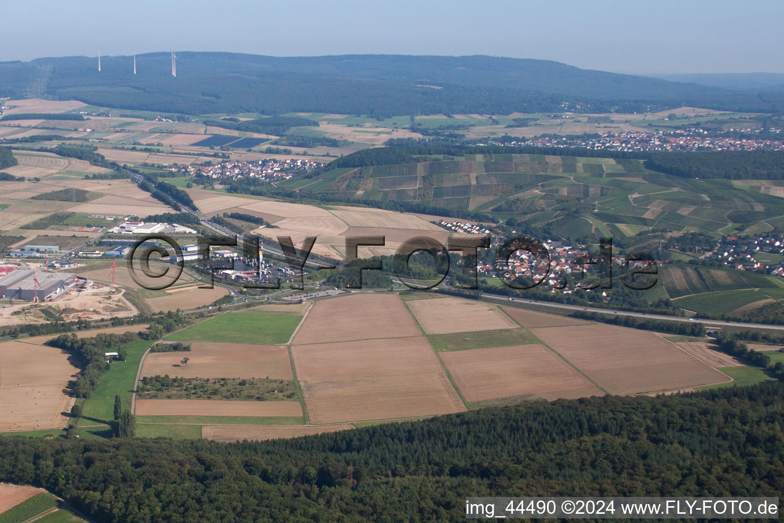 Vue aérienne de Waldlaubersheim dans le département Rhénanie-Palatinat, Allemagne