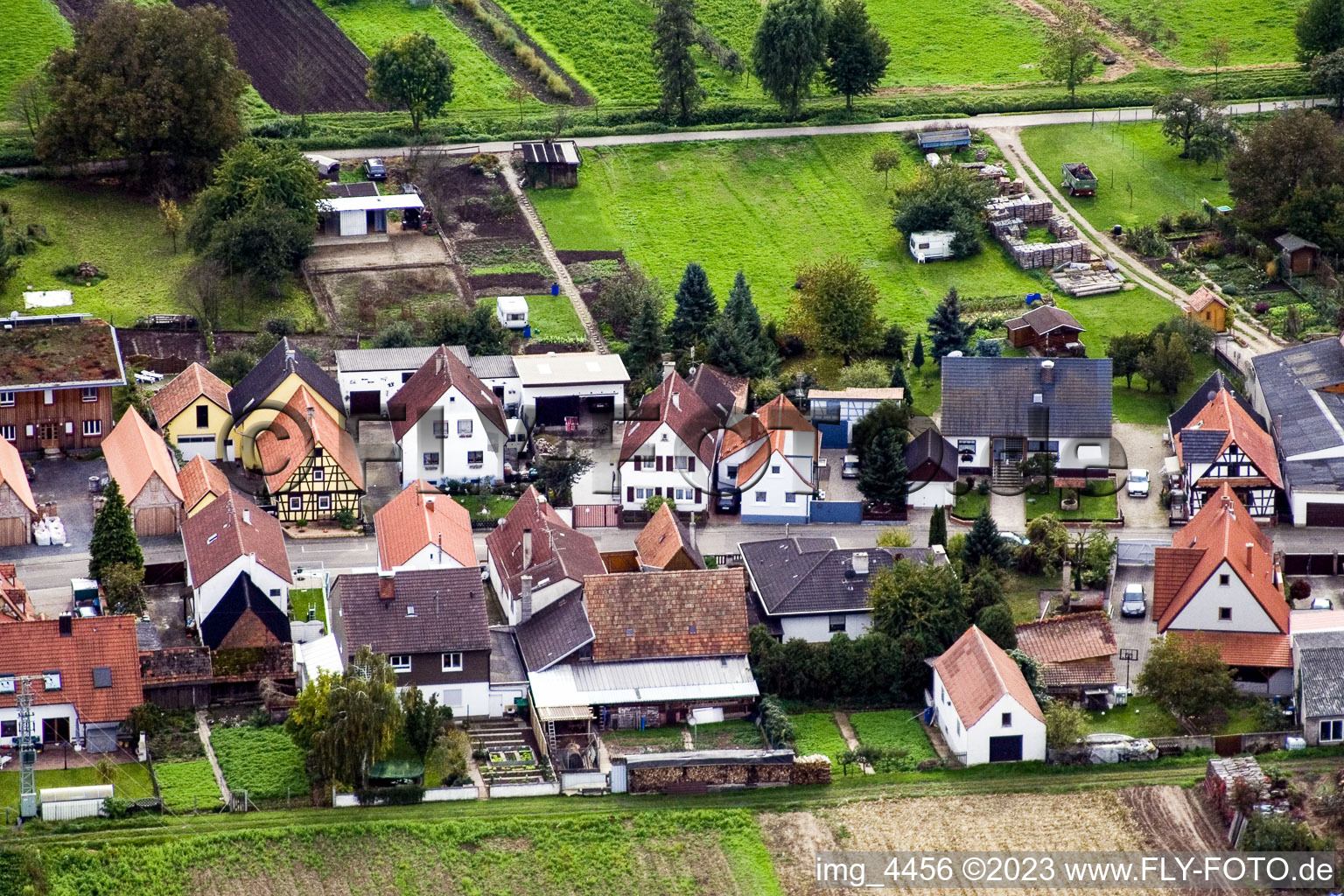 Enregistrement par drone de Gänsried à Freckenfeld dans le département Rhénanie-Palatinat, Allemagne
