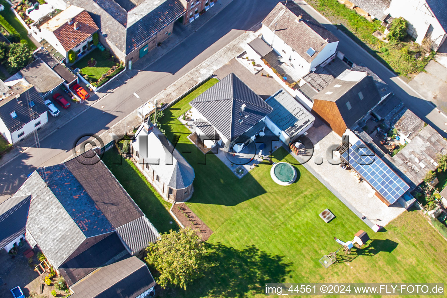 Vue aérienne de Entre Dom-Esch et Ollheim à le quartier Ollheim in Swisttal dans le département Rhénanie du Nord-Westphalie, Allemagne