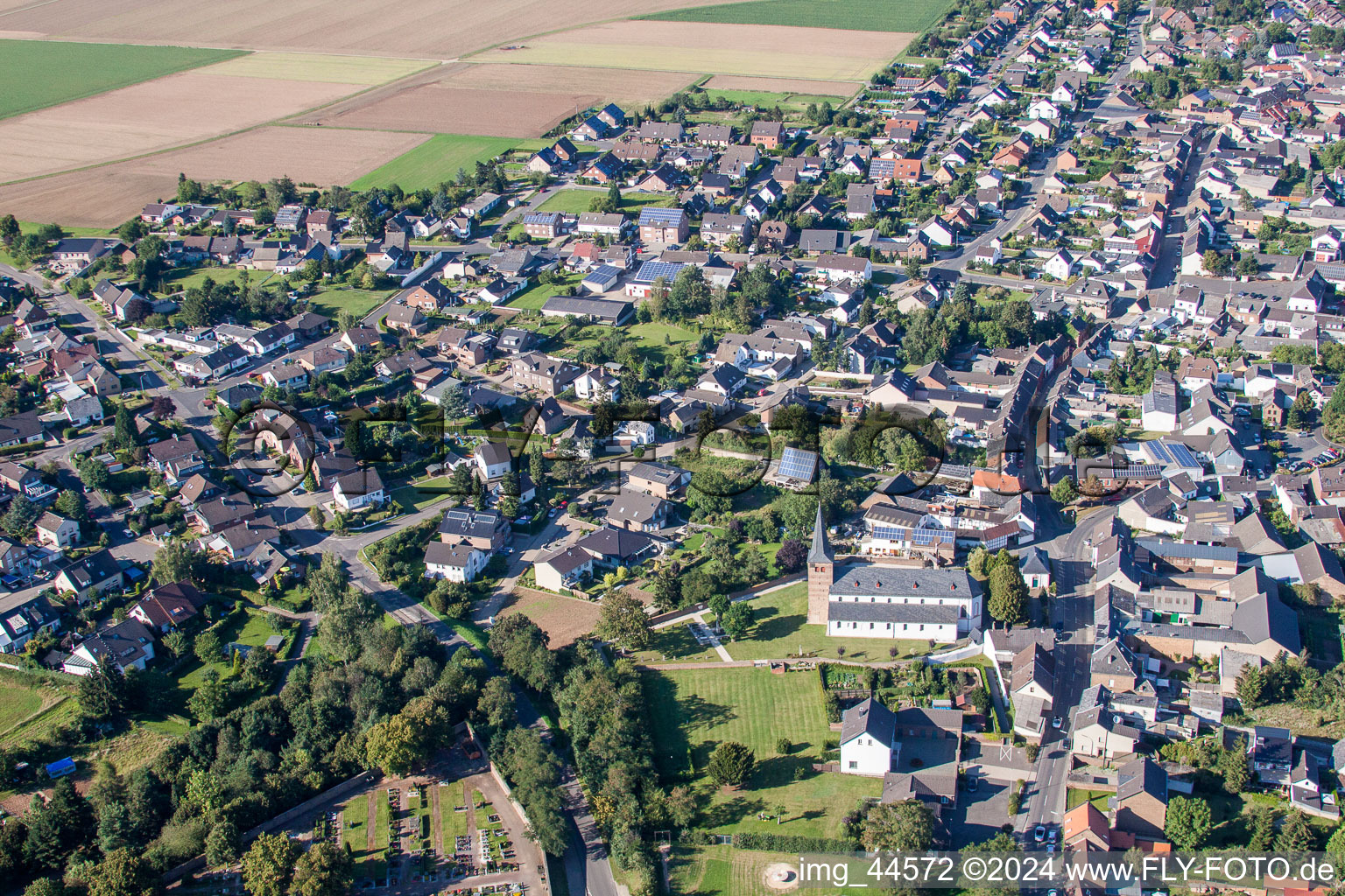 Vue aérienne de Vue sur le village à le quartier Lommersum in Weilerswist dans le département Rhénanie du Nord-Westphalie, Allemagne