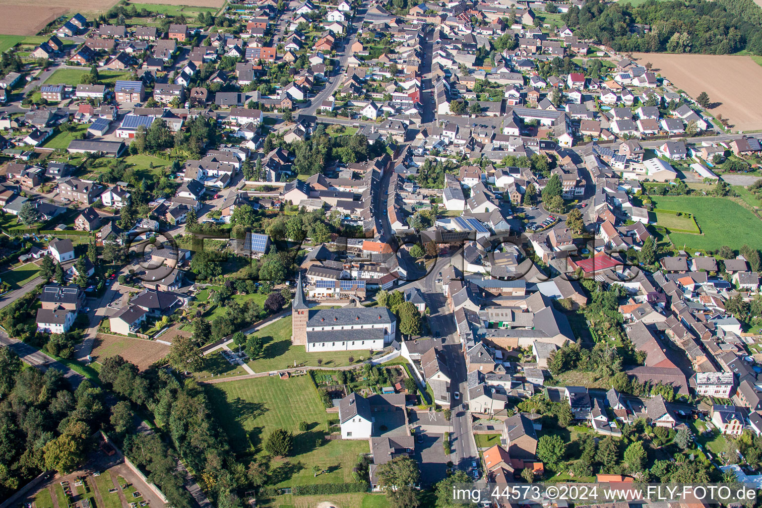 Vue aérienne de Vue sur le village à le quartier Lommersum in Weilerswist dans le département Rhénanie du Nord-Westphalie, Allemagne