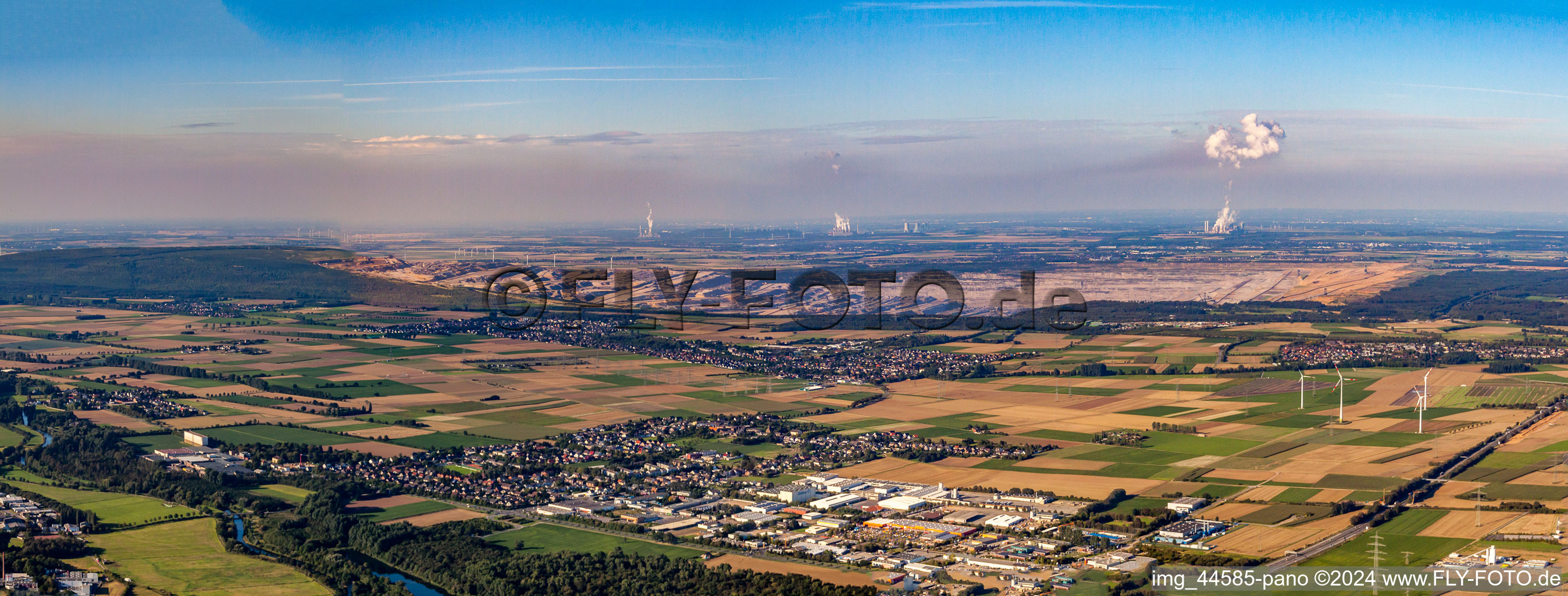 Vue aérienne de Exploitation minière à ciel ouvert et centrale électrique de lignite à Etzweiler dans le département Rhénanie du Nord-Westphalie, Allemagne