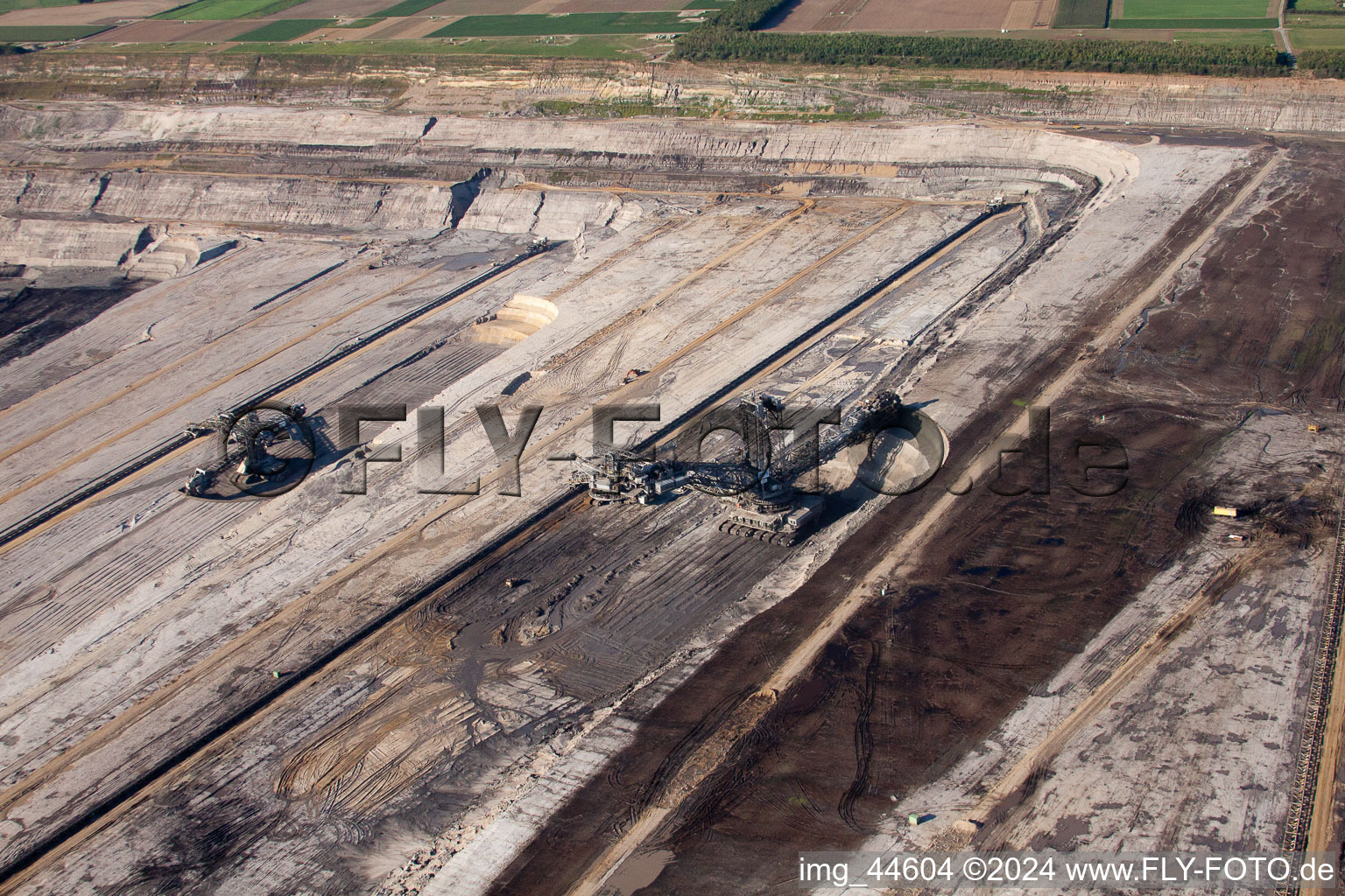 Extraction de lignite à ciel ouvert à Inden dans le département Rhénanie du Nord-Westphalie, Allemagne vue d'en haut