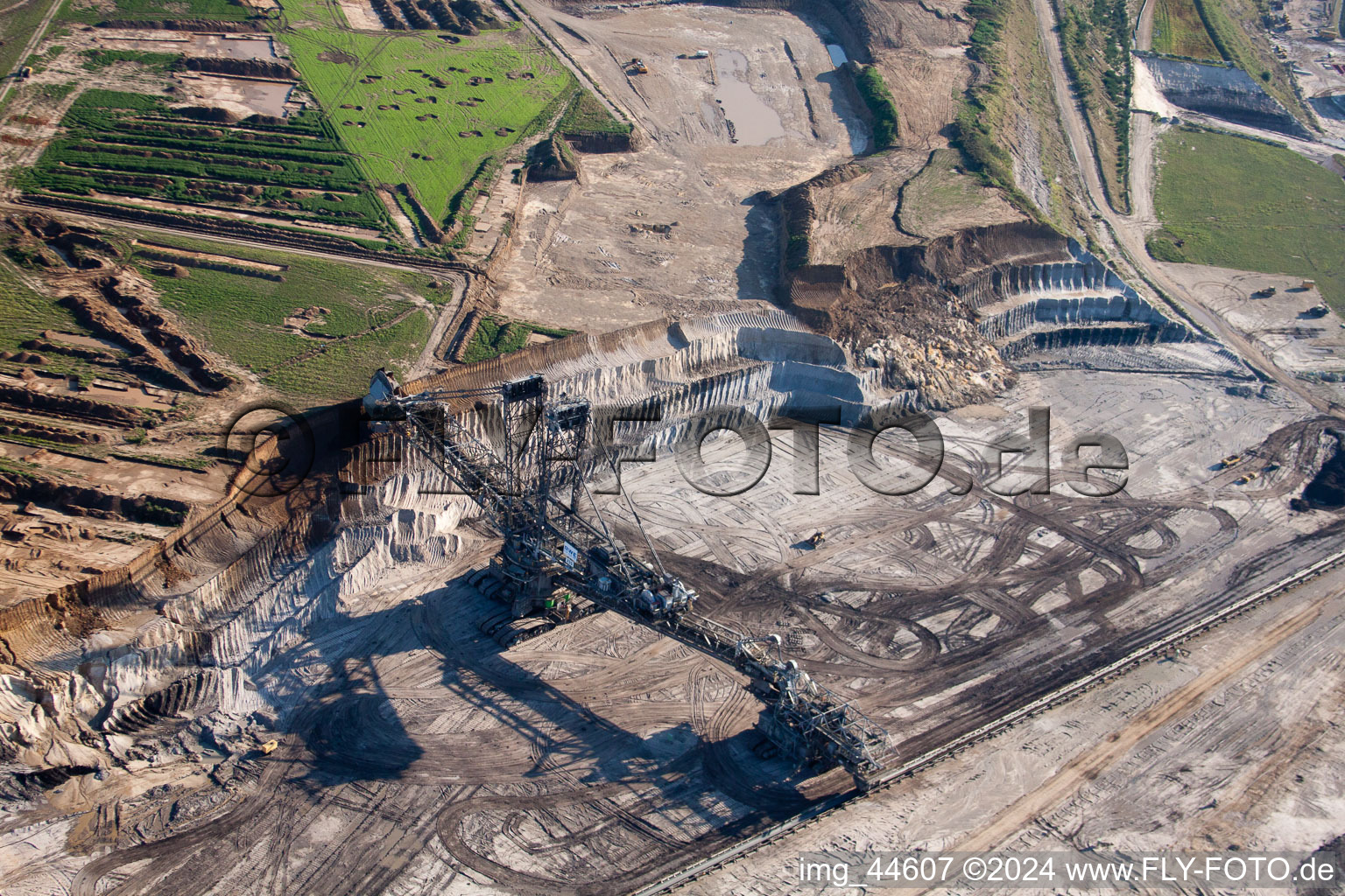 Vue d'oiseau de Extraction de lignite à ciel ouvert à Inden dans le département Rhénanie du Nord-Westphalie, Allemagne