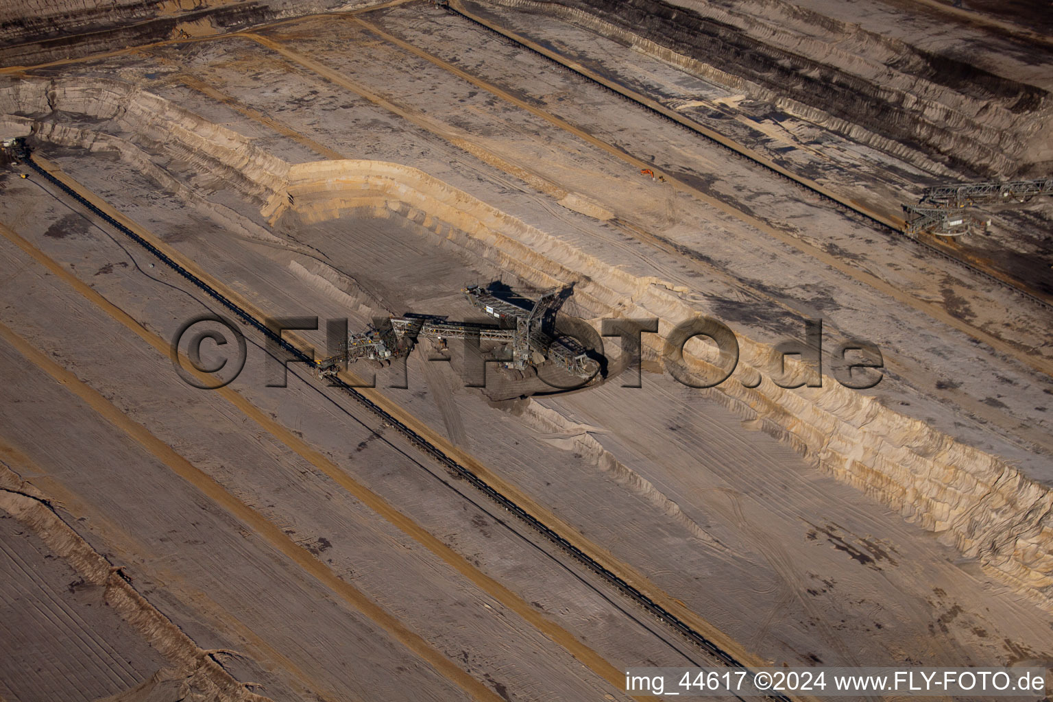 Image drone de Extraction de lignite à ciel ouvert à Inden dans le département Rhénanie du Nord-Westphalie, Allemagne