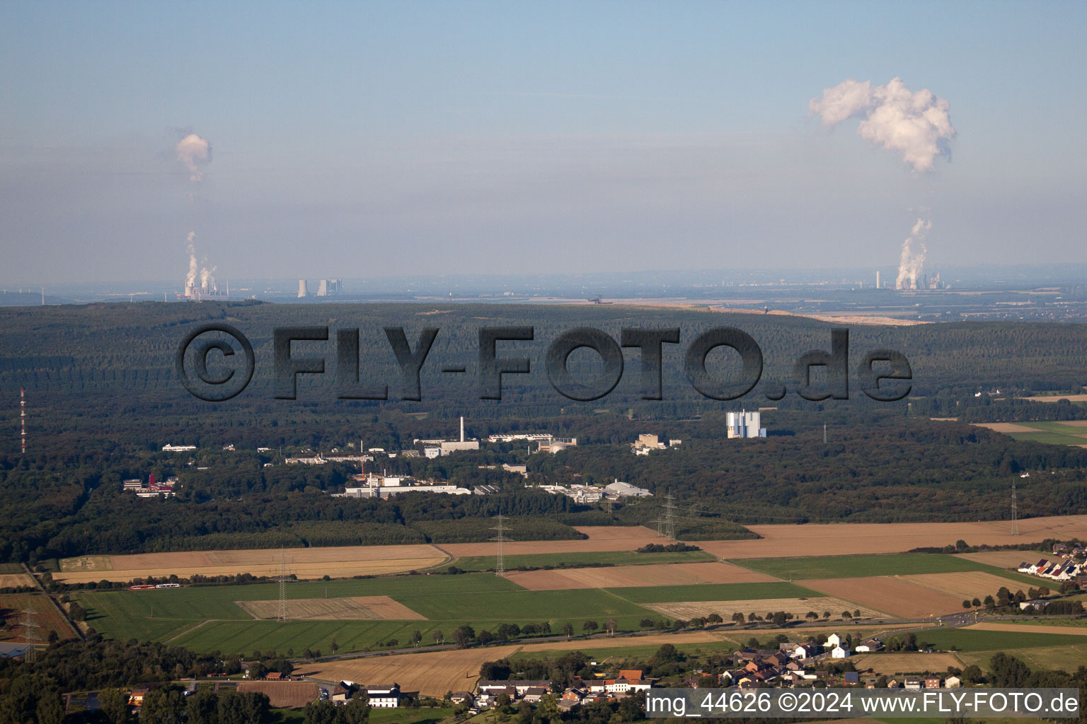 Extraction de lignite à ciel ouvert à Inden dans le département Rhénanie du Nord-Westphalie, Allemagne d'un drone