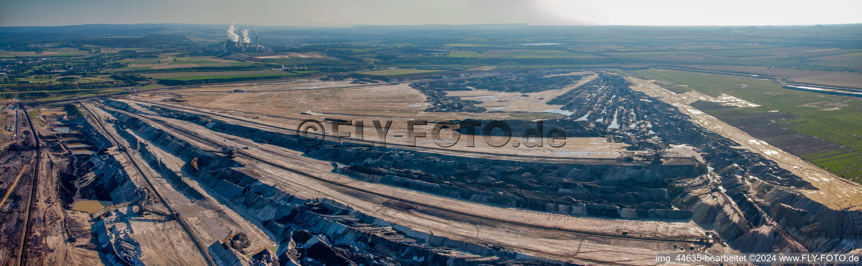 Vue aérienne de Panorama de la mine à ciel ouvert de lignite à Inden dans le département Rhénanie du Nord-Westphalie, Allemagne