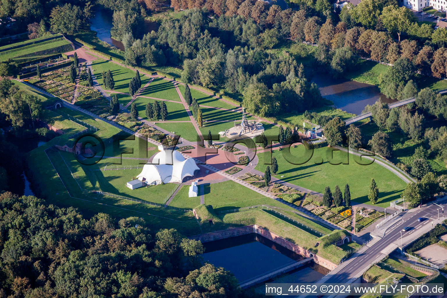 Vue aérienne de Parc de la poudrière Jülich / Brückenkopfpark à Jülich dans le département Rhénanie du Nord-Westphalie, Allemagne