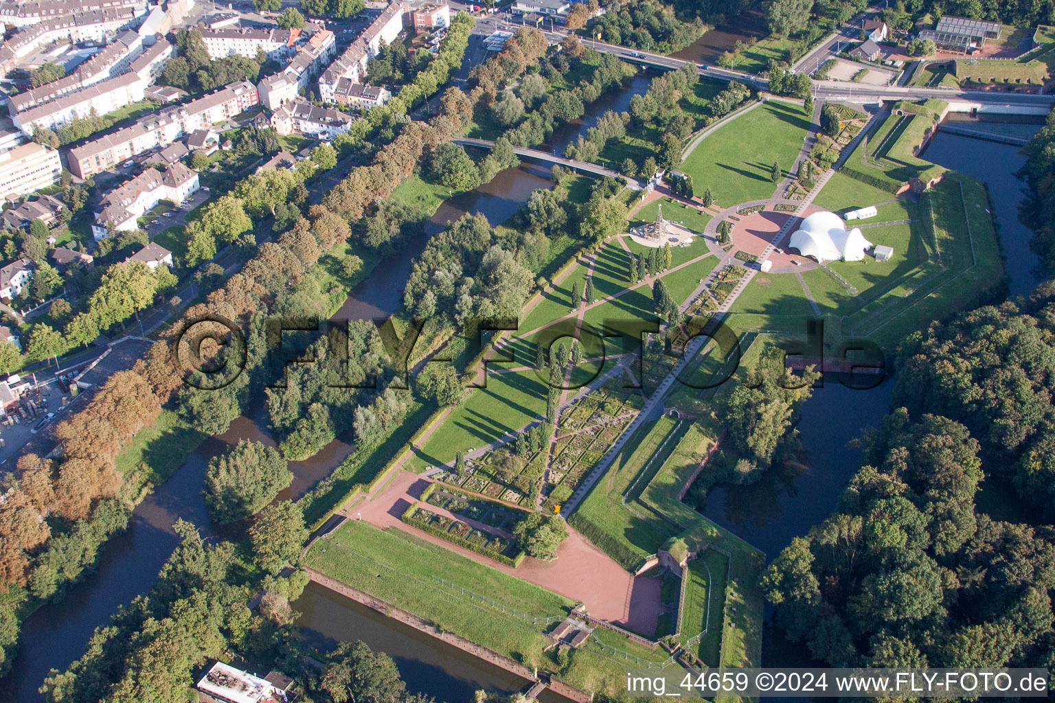 Vue oblique de Parc de la poudrière Jülich / Brückenkopfpark à Jülich dans le département Rhénanie du Nord-Westphalie, Allemagne