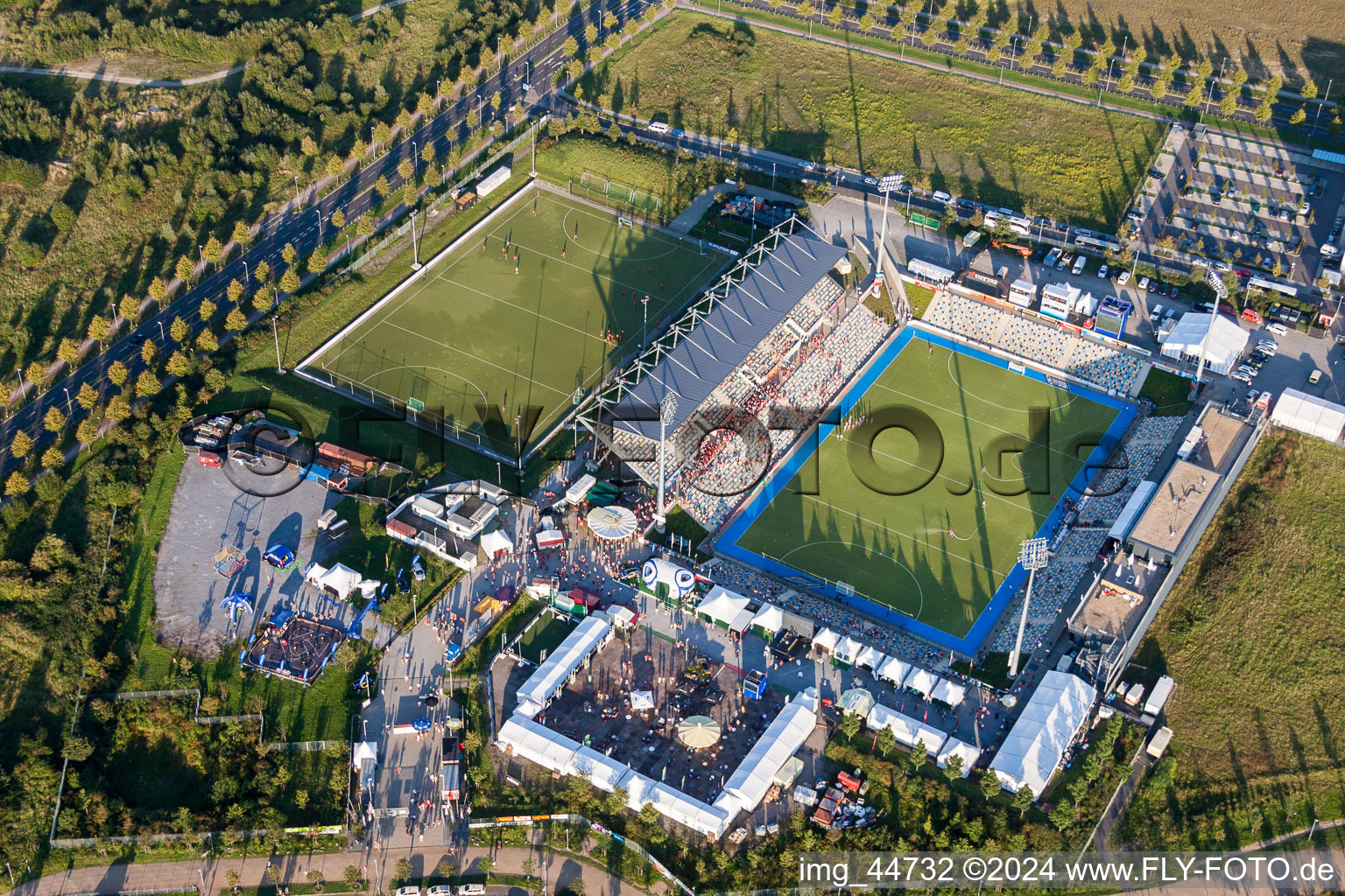 Vue aérienne de Santander FohlenCampus sur le terrain sportif de l'arène du stade BORUSSIA-PARK à Mönchengladbach dans le département Rhénanie du Nord-Westphalie, Allemagne