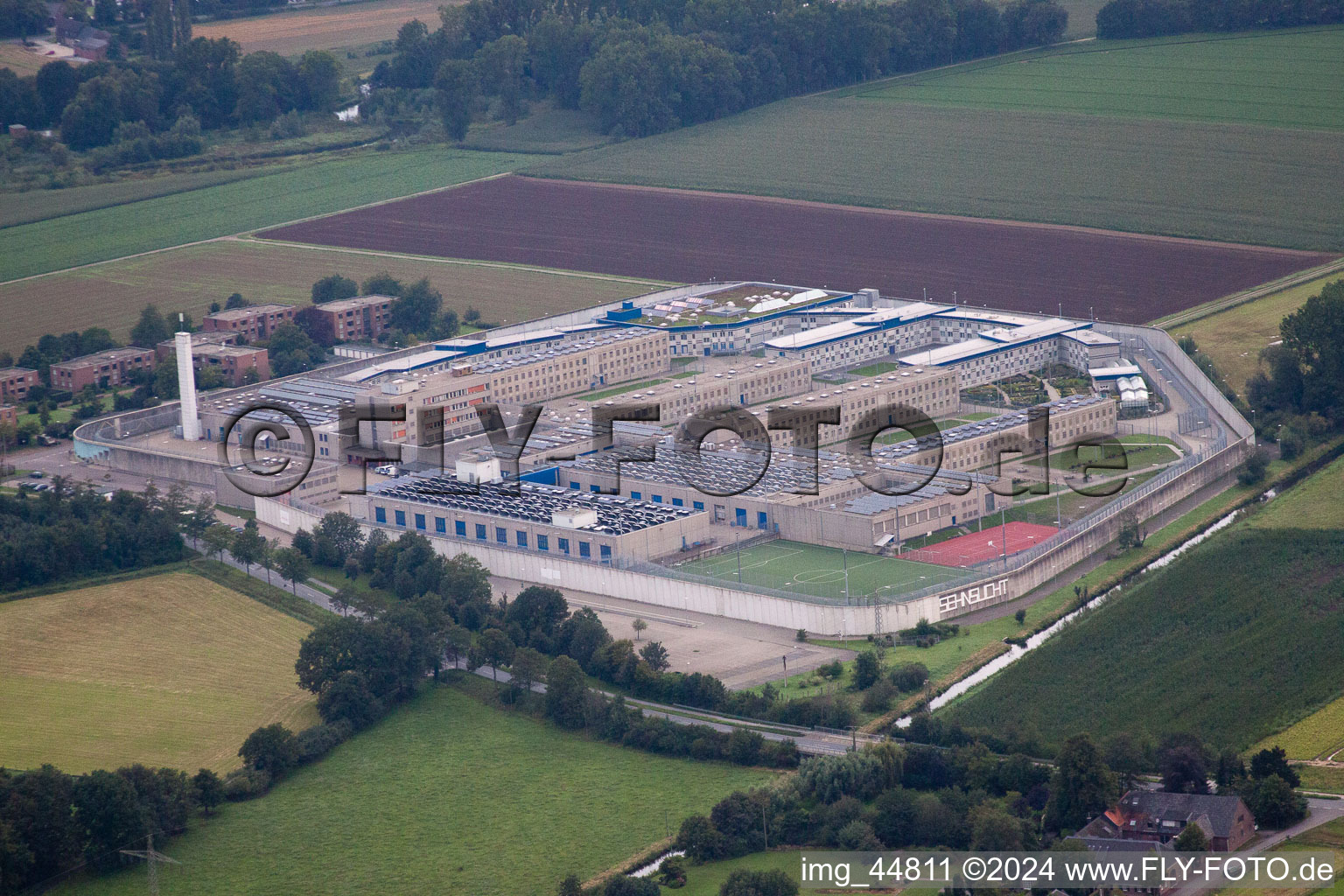 Vue aérienne de Terrain de l'établissement correctionnel entouré d'une clôture de sécurité Geldern à Geldern dans le département Rhénanie du Nord-Westphalie, Allemagne