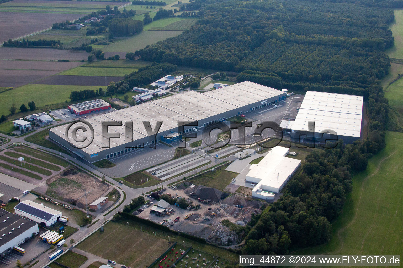 Vue oblique de Zone industrielle de Horst à le quartier Minderslachen in Kandel dans le département Rhénanie-Palatinat, Allemagne