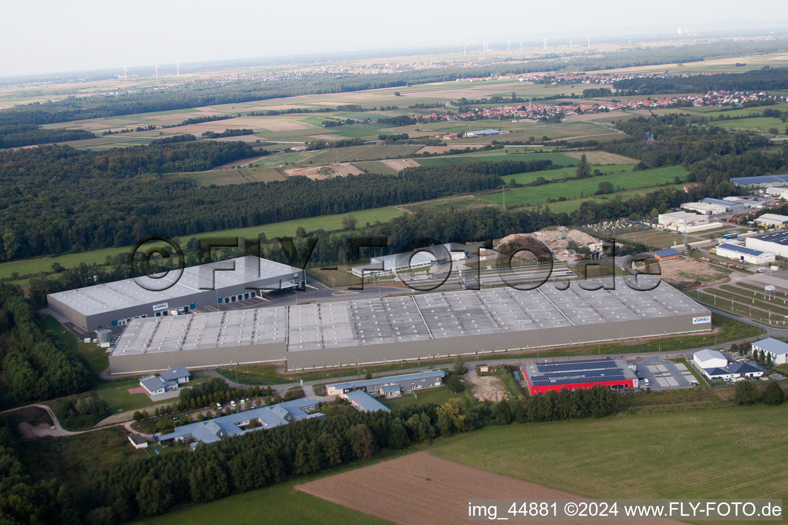 Vue d'oiseau de Zone industrielle de Horst à le quartier Minderslachen in Kandel dans le département Rhénanie-Palatinat, Allemagne