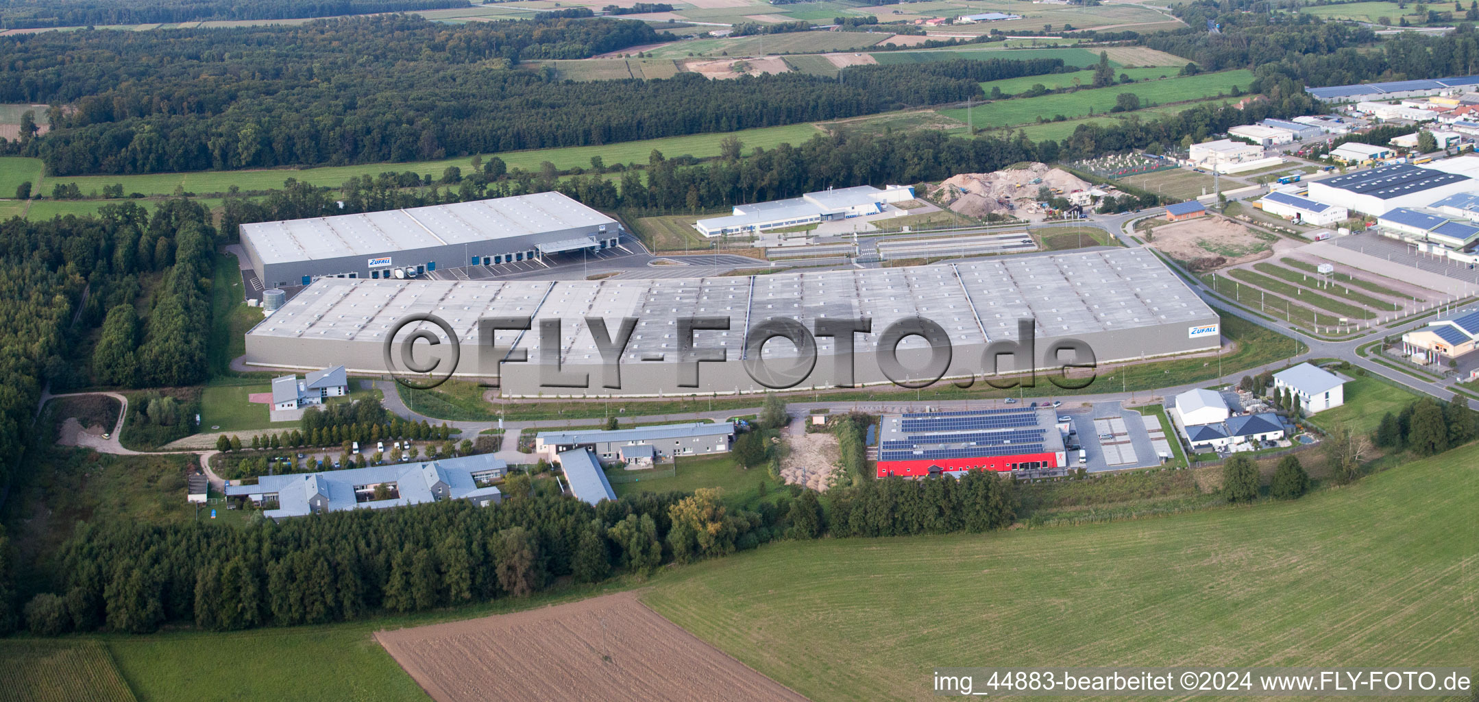 Zone industrielle de Horst à le quartier Minderslachen in Kandel dans le département Rhénanie-Palatinat, Allemagne vue du ciel