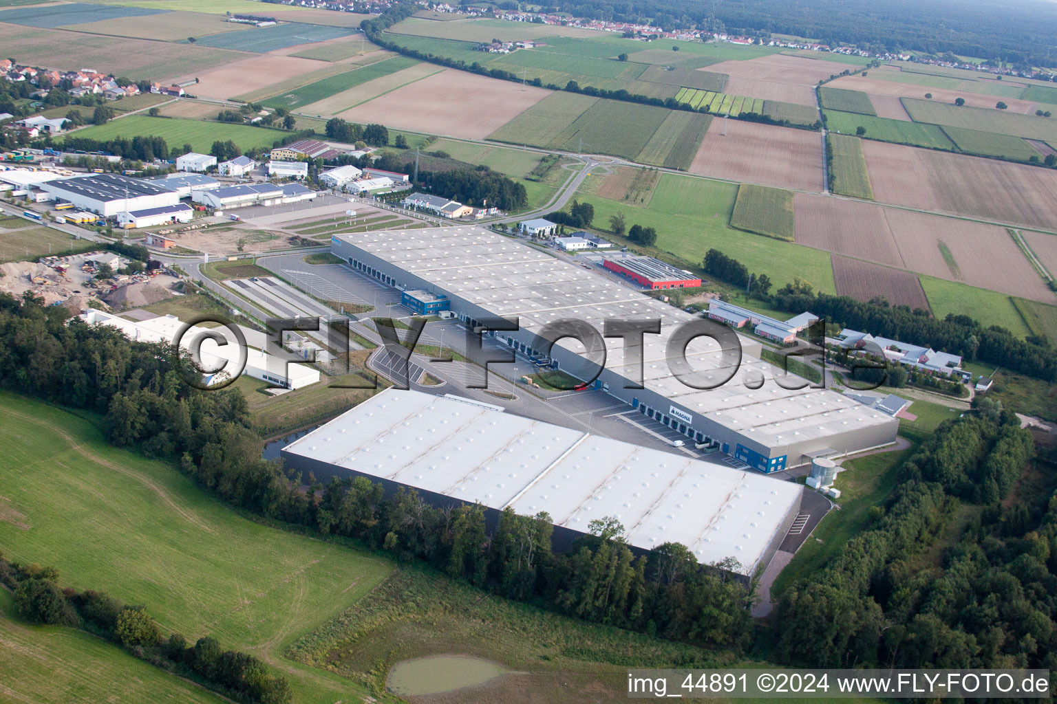 Zone industrielle de Horst à le quartier Minderslachen in Kandel dans le département Rhénanie-Palatinat, Allemagne d'un drone