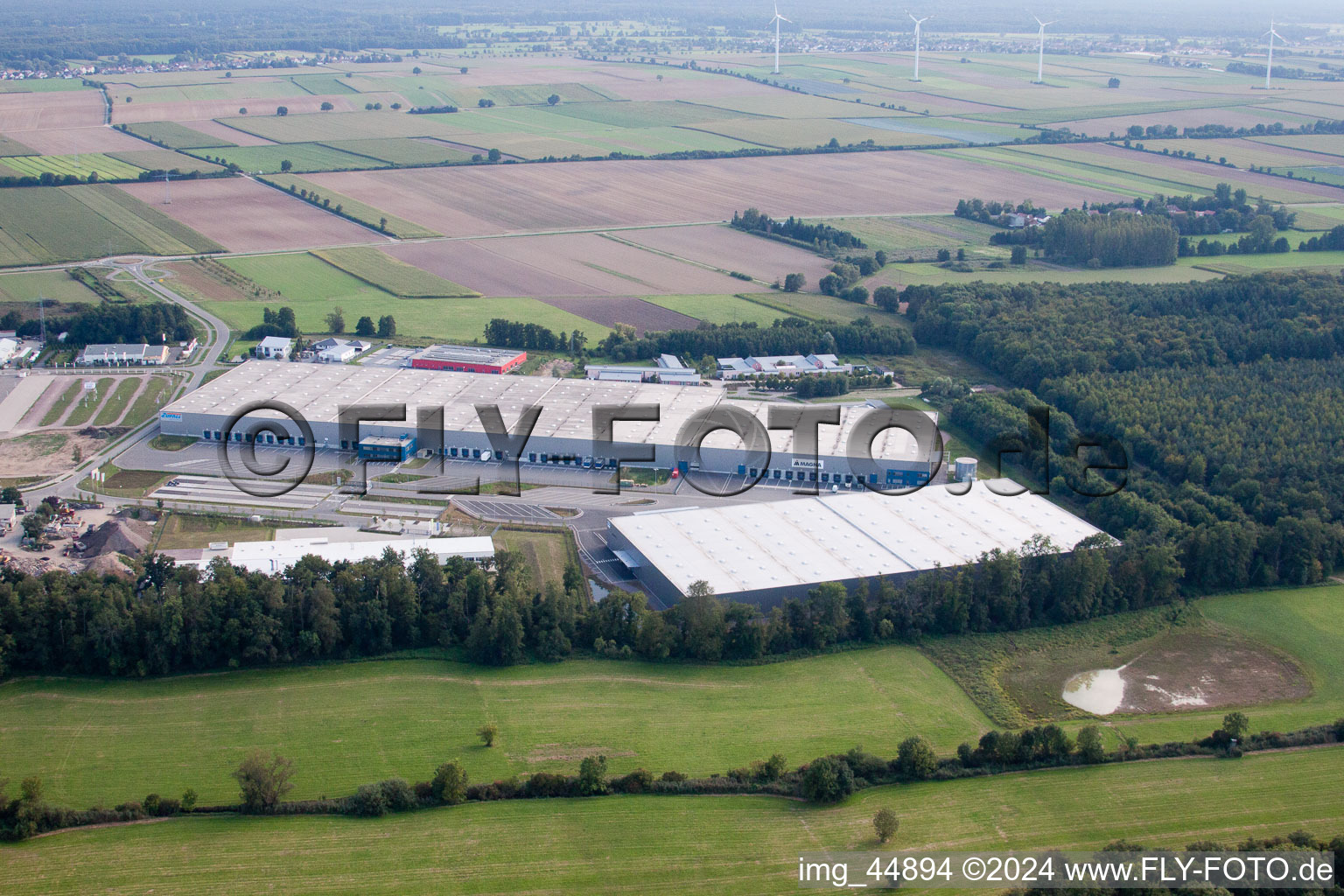 Zone industrielle de Horst à le quartier Minderslachen in Kandel dans le département Rhénanie-Palatinat, Allemagne vu d'un drone