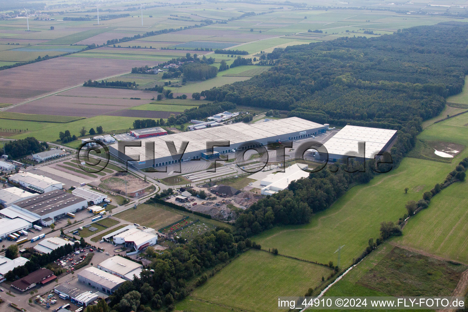 Vue d'oiseau de Zone industrielle de Horst à le quartier Minderslachen in Kandel dans le département Rhénanie-Palatinat, Allemagne