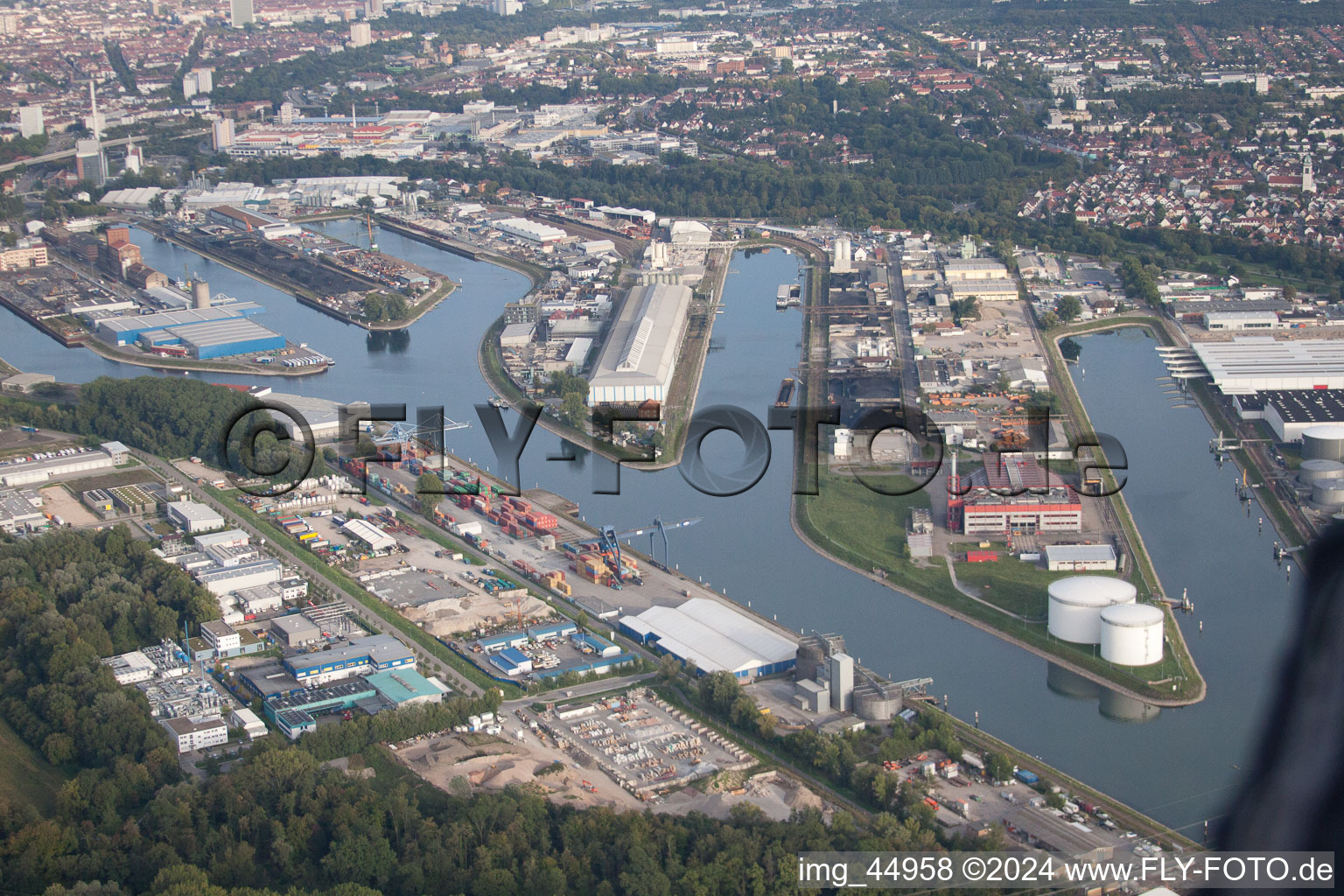 Photographie aérienne de Quartier Rheinhafen in Karlsruhe dans le département Bade-Wurtemberg, Allemagne