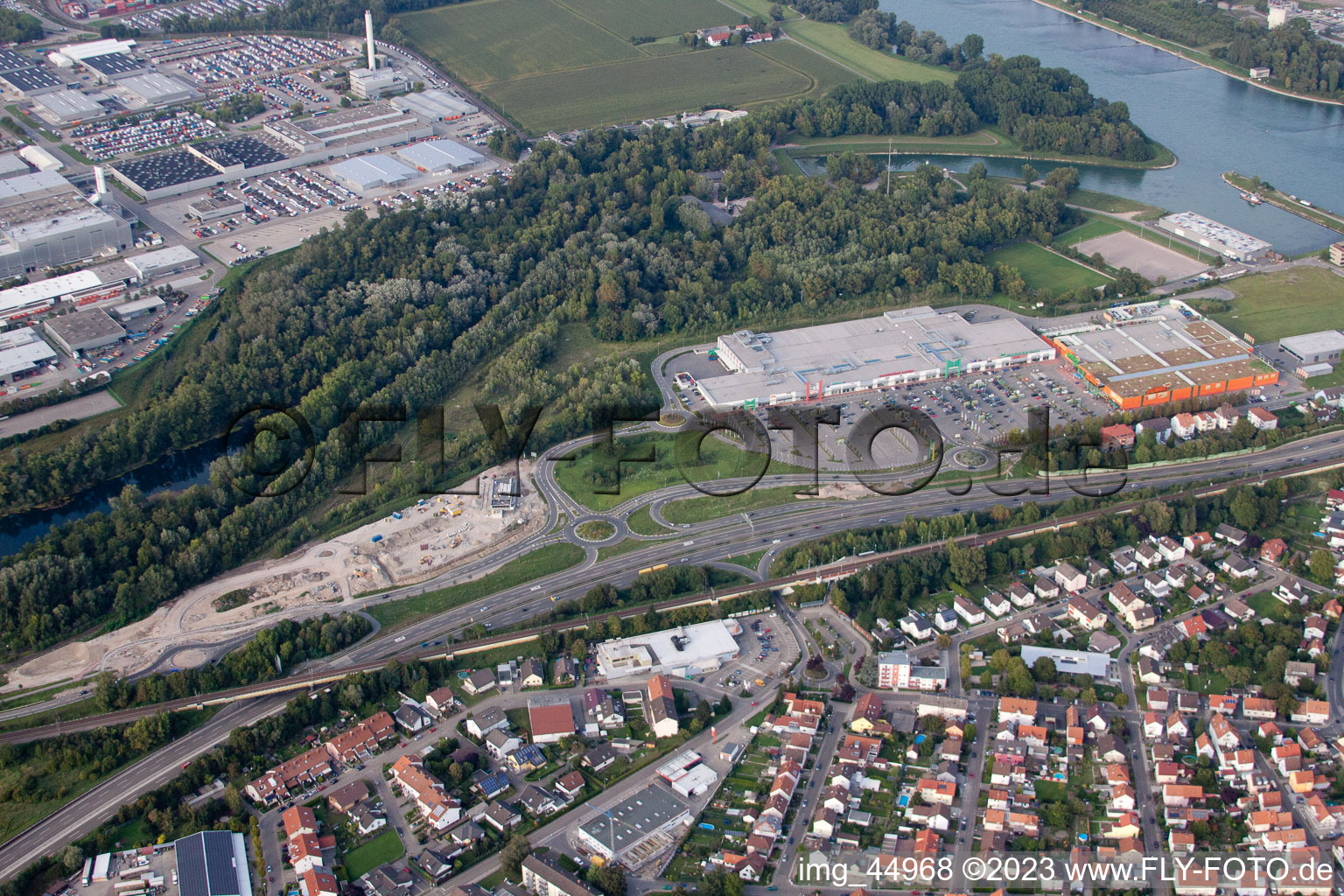 Photographie aérienne de Centre Maximilien II à le quartier Maximiliansau in Wörth am Rhein dans le département Rhénanie-Palatinat, Allemagne