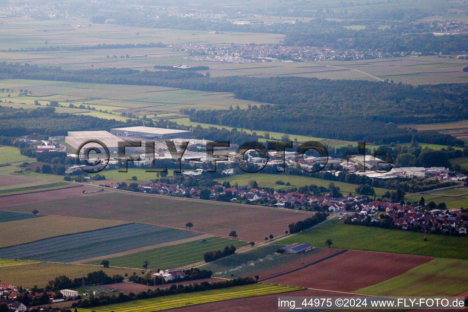 Zone industrielle de Horst à le quartier Minderslachen in Kandel dans le département Rhénanie-Palatinat, Allemagne vue du ciel