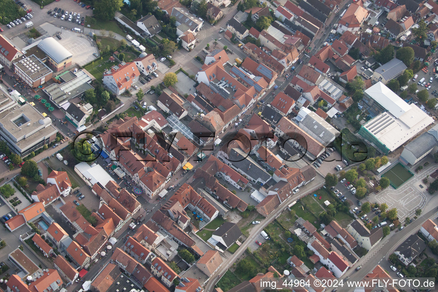 Fête de la ville 2011 à Kandel dans le département Rhénanie-Palatinat, Allemagne vue d'en haut