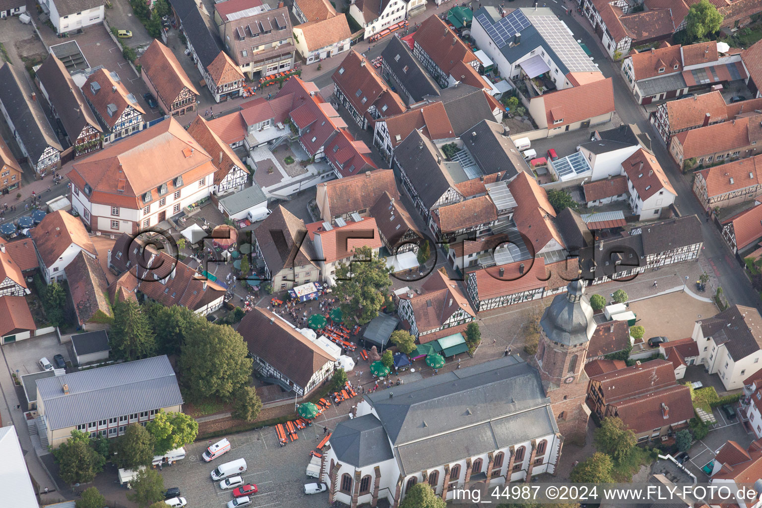 Vue d'oiseau de Fête de la ville 2011 à Kandel dans le département Rhénanie-Palatinat, Allemagne