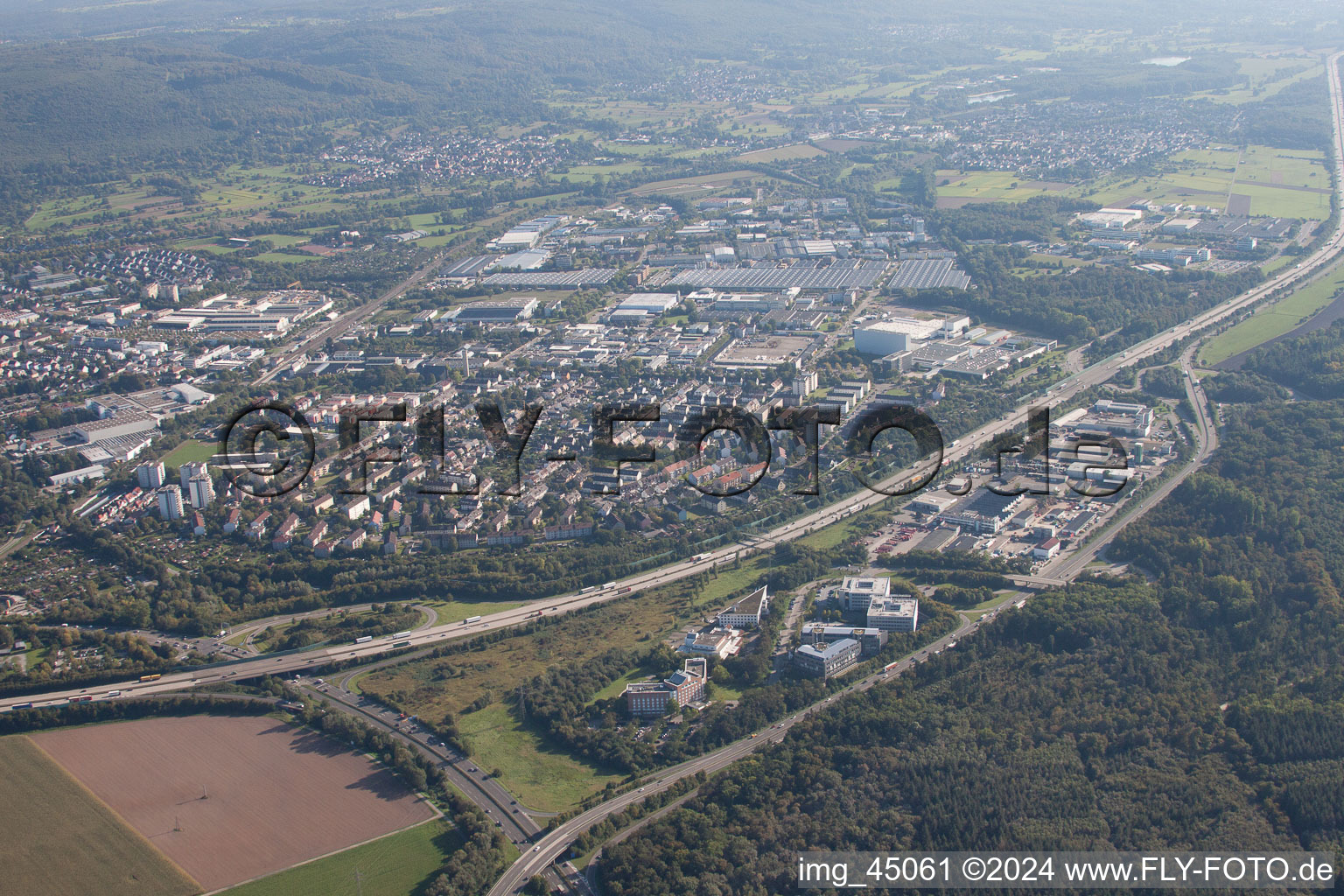 Vue aérienne de A5B3 à Ettlingen dans le département Bade-Wurtemberg, Allemagne