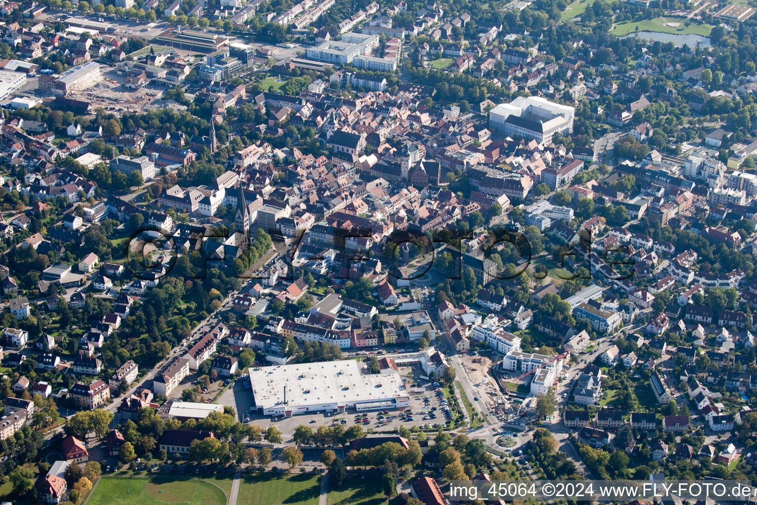 Vue aérienne de Mon vrai à Ettlingen dans le département Bade-Wurtemberg, Allemagne