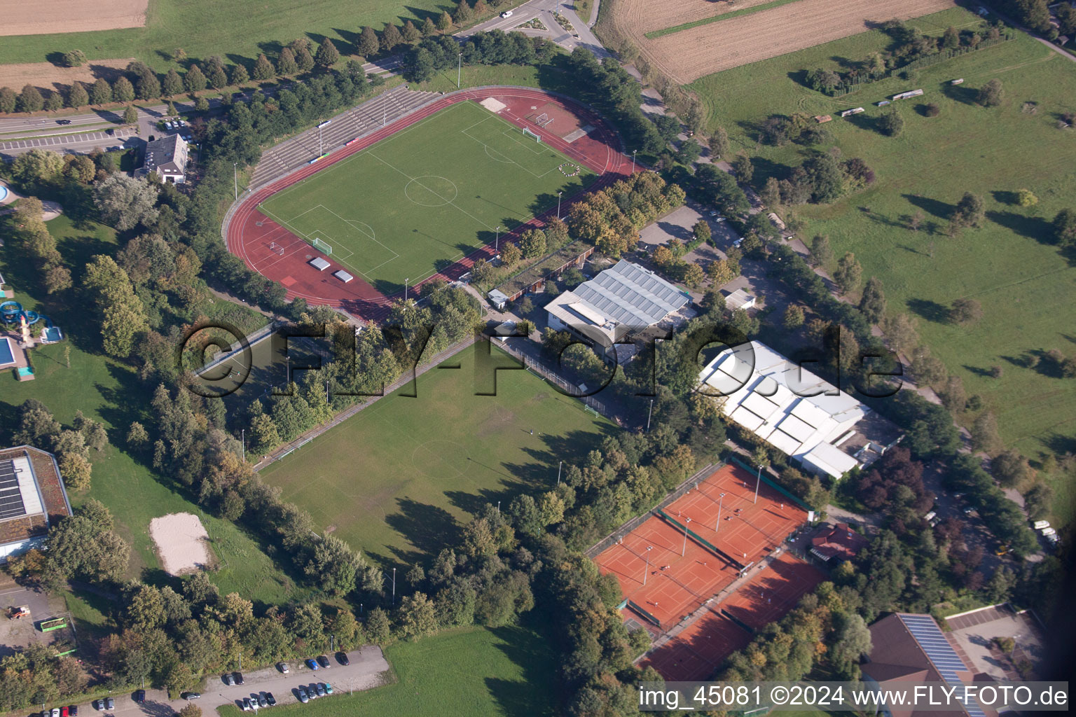 Vue aérienne de TSV 05 Reichenbach à le quartier Busenbach in Waldbronn dans le département Bade-Wurtemberg, Allemagne