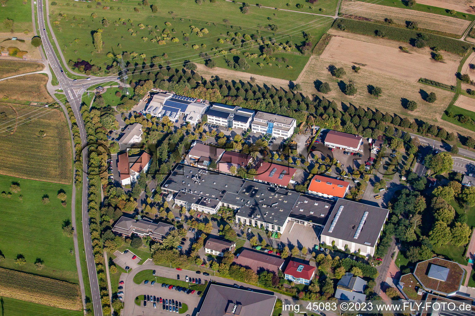 Vue aérienne de Plus grand à le quartier Busenbach in Waldbronn dans le département Bade-Wurtemberg, Allemagne